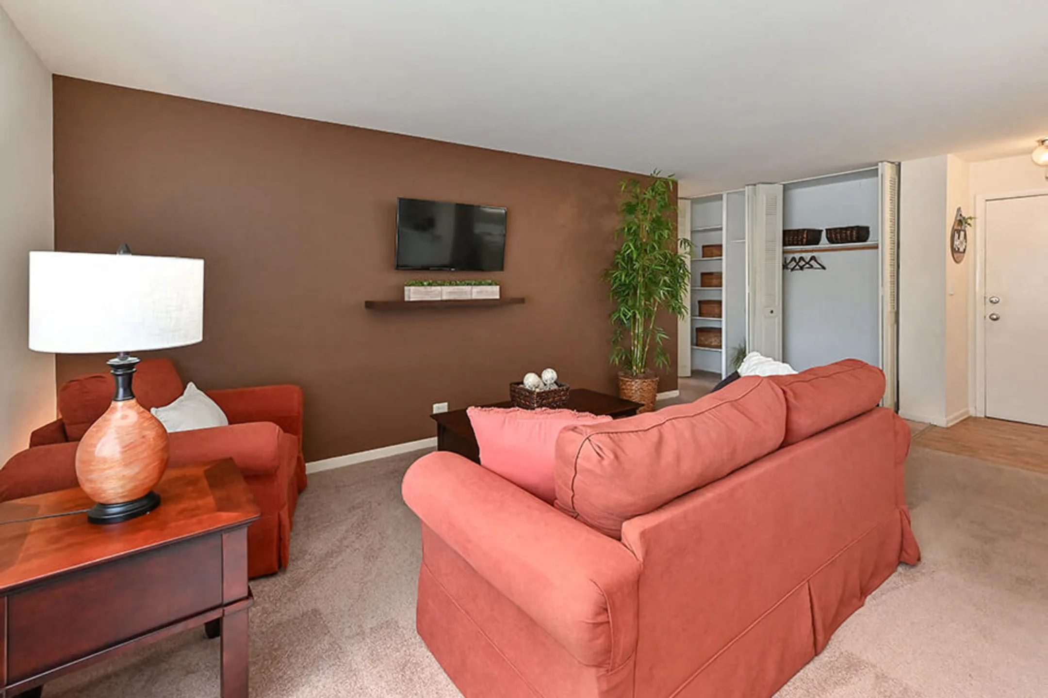 Harbor Lake Apartments 1610 Sunset Ave Waukegan, IL Apartments for