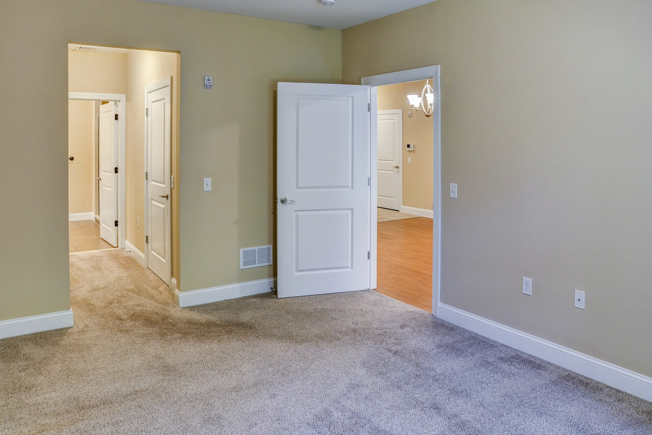 Oakes Pond at Bloomfield Apartments Bloomfield, NJ 07003