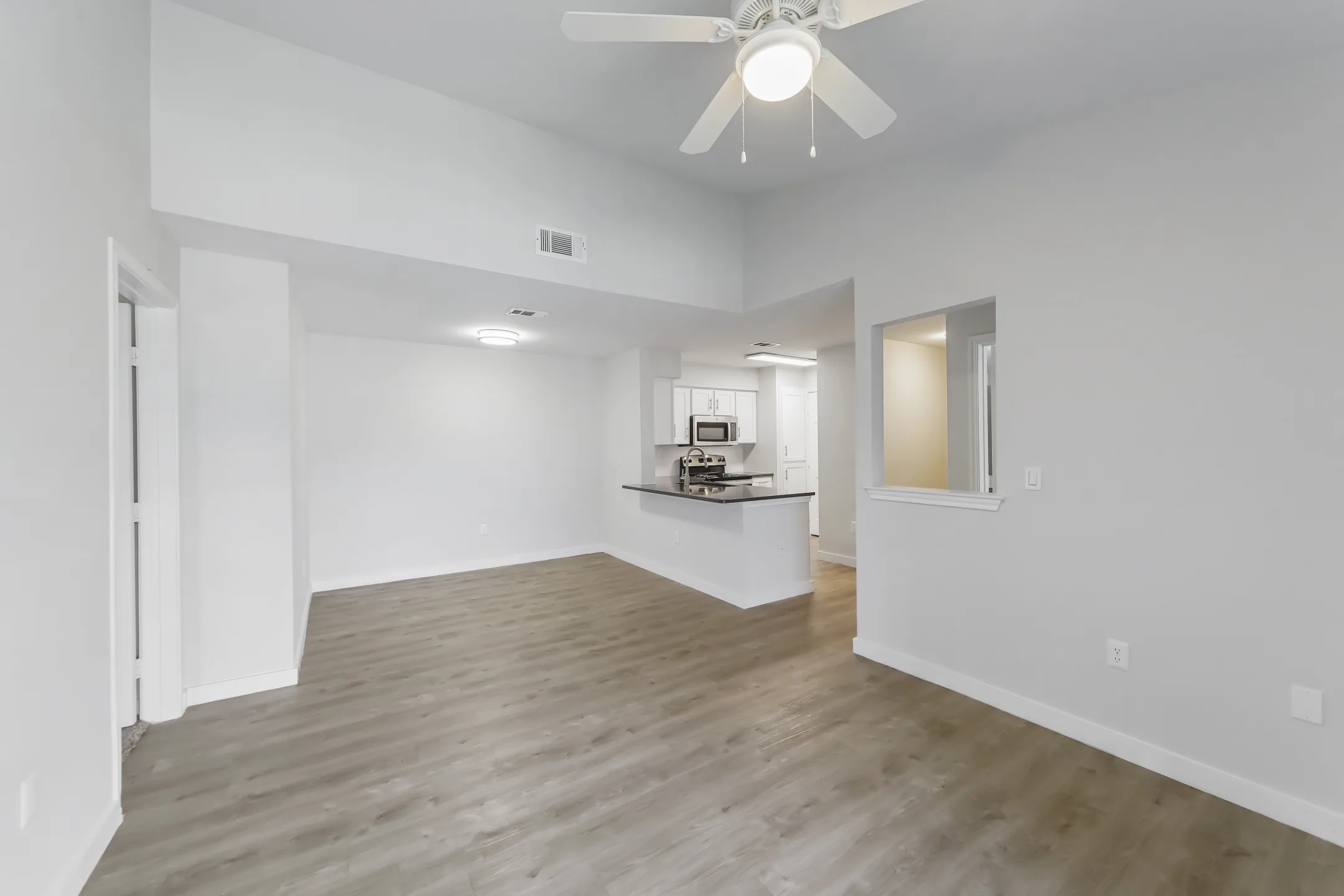 Lakeside Apartments - 6195 N Major Dr | Beaumont, TX for Rent | Rent.