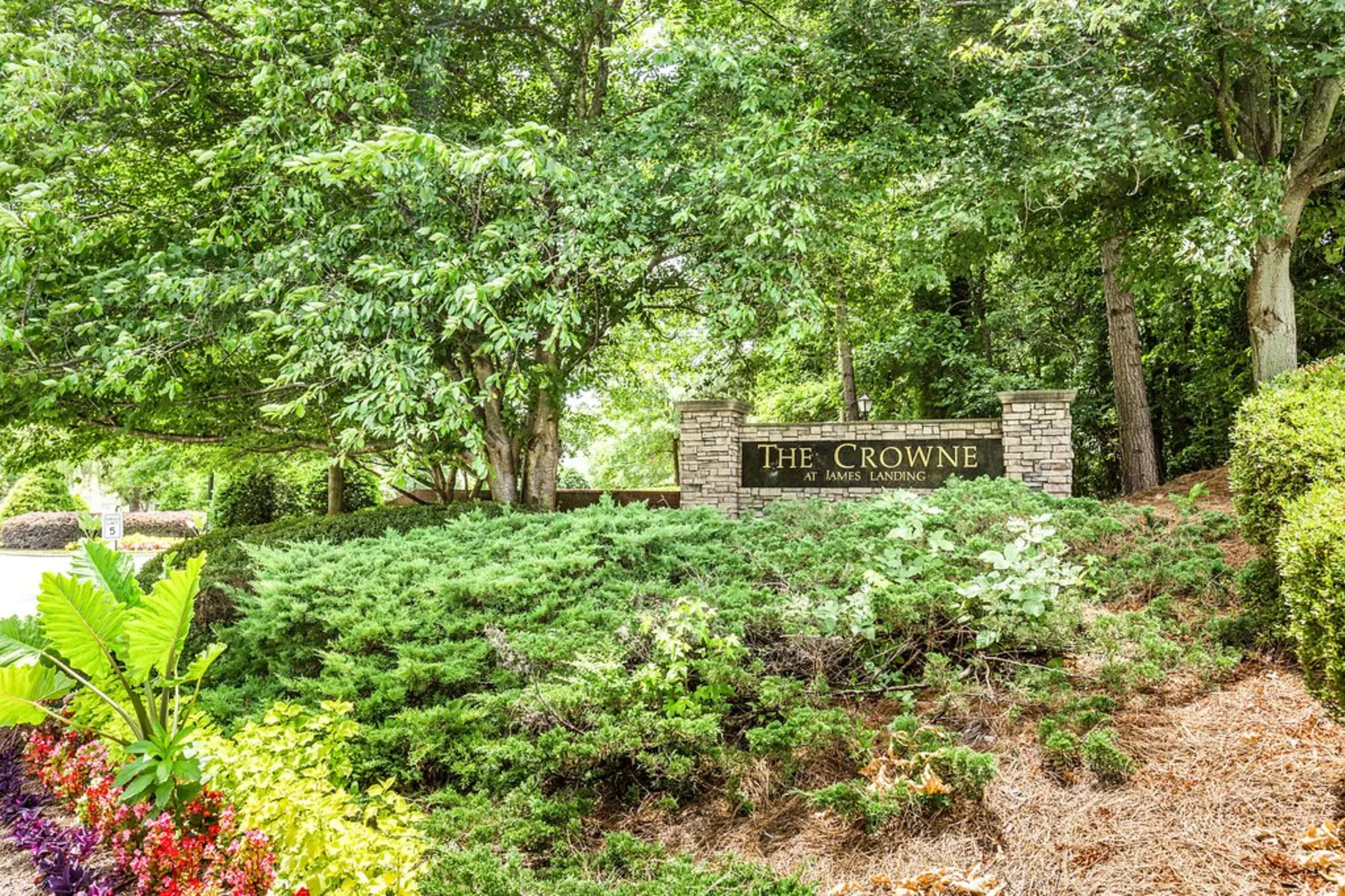 Crowne At James Landing 4610 Crowne Lake Cir Jamestown, NC