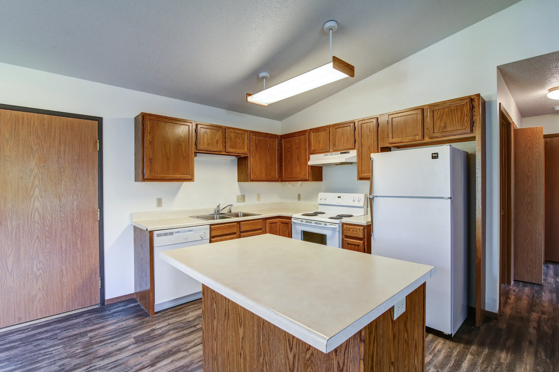 M&I Apartments Apartments Aberdeen, SD 57401