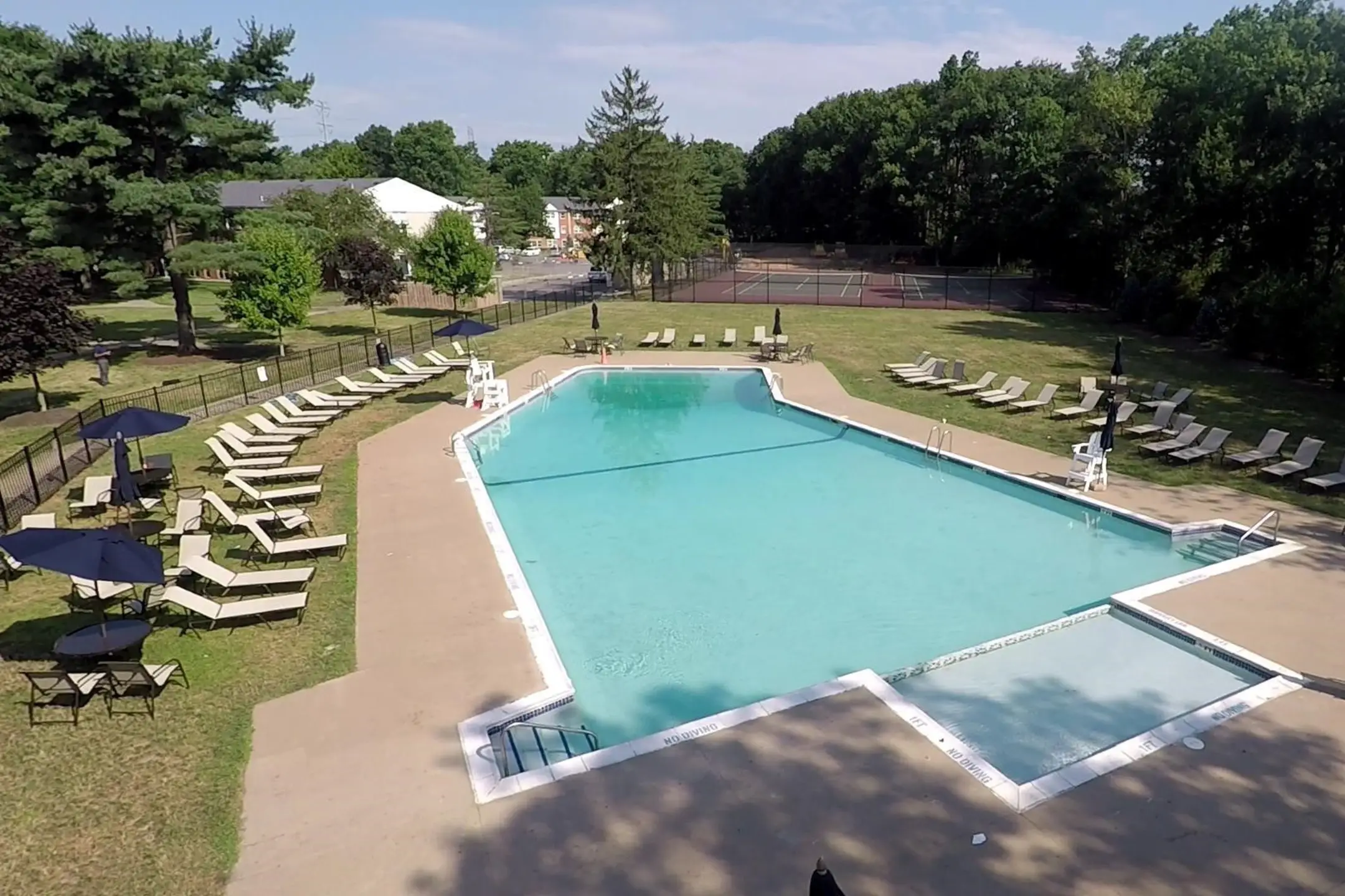 The Crossings at One Apartments Fords, NJ 08863