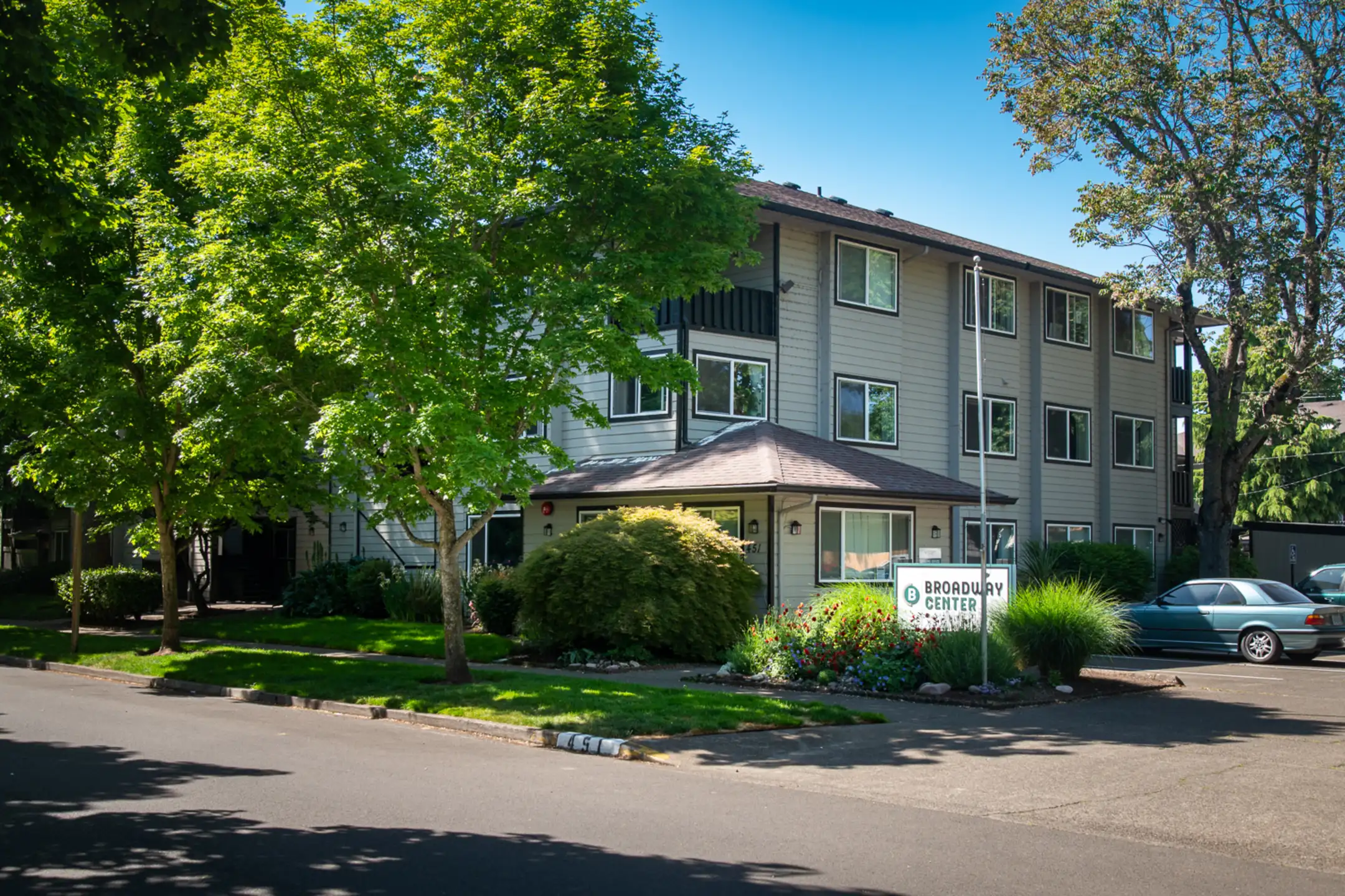 Broadway Center Apartments - Eugene, OR 97401