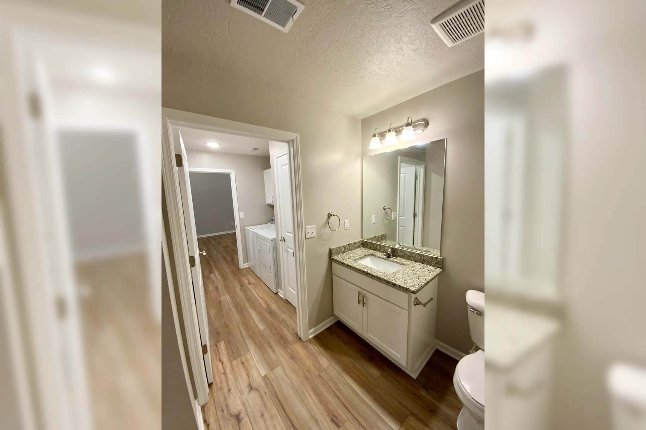 Chestnut Crossing Apartments Howell, MI 48843