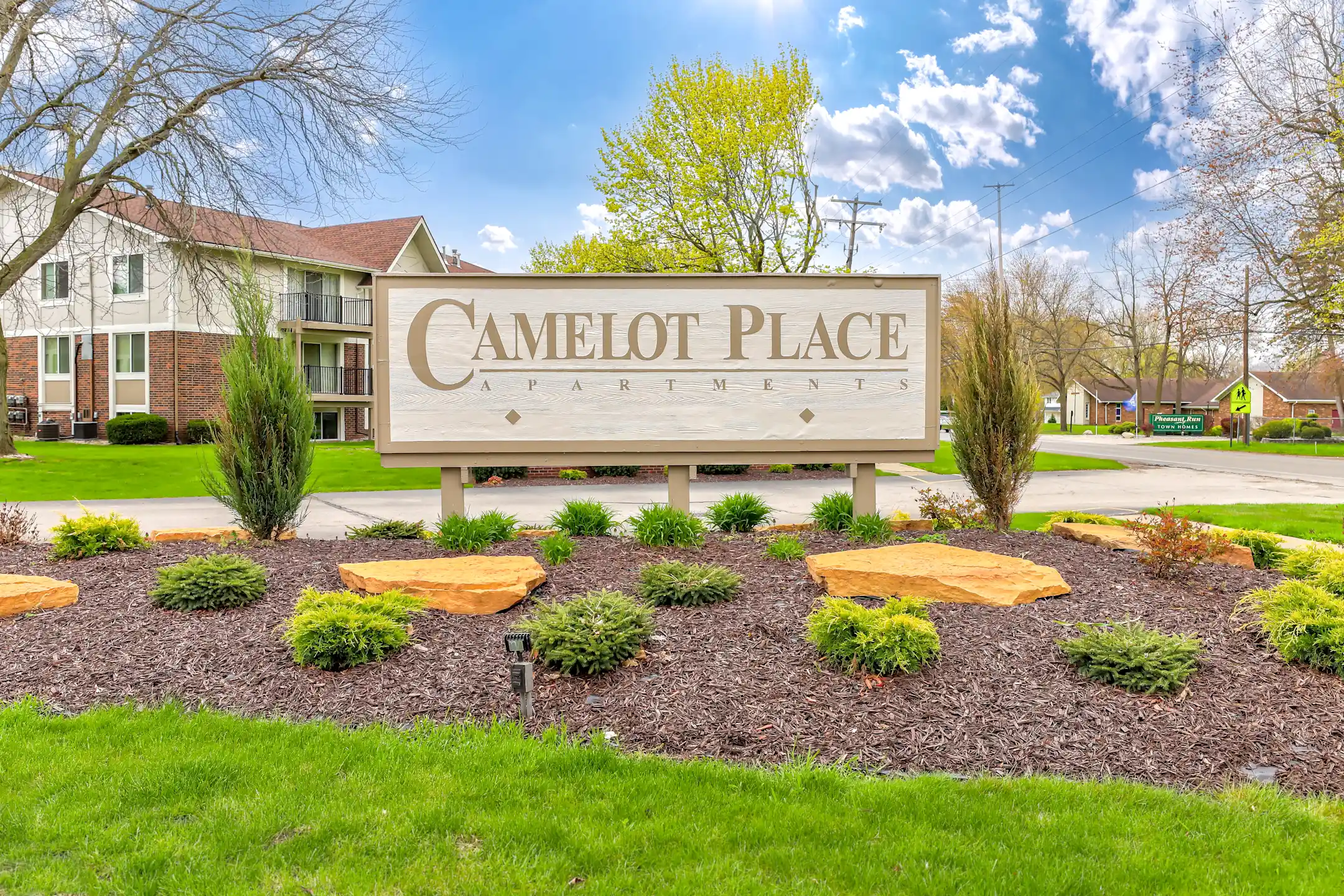 Camelot Place Apartments 141 Camelot Dr Saginaw, MI Apartments for