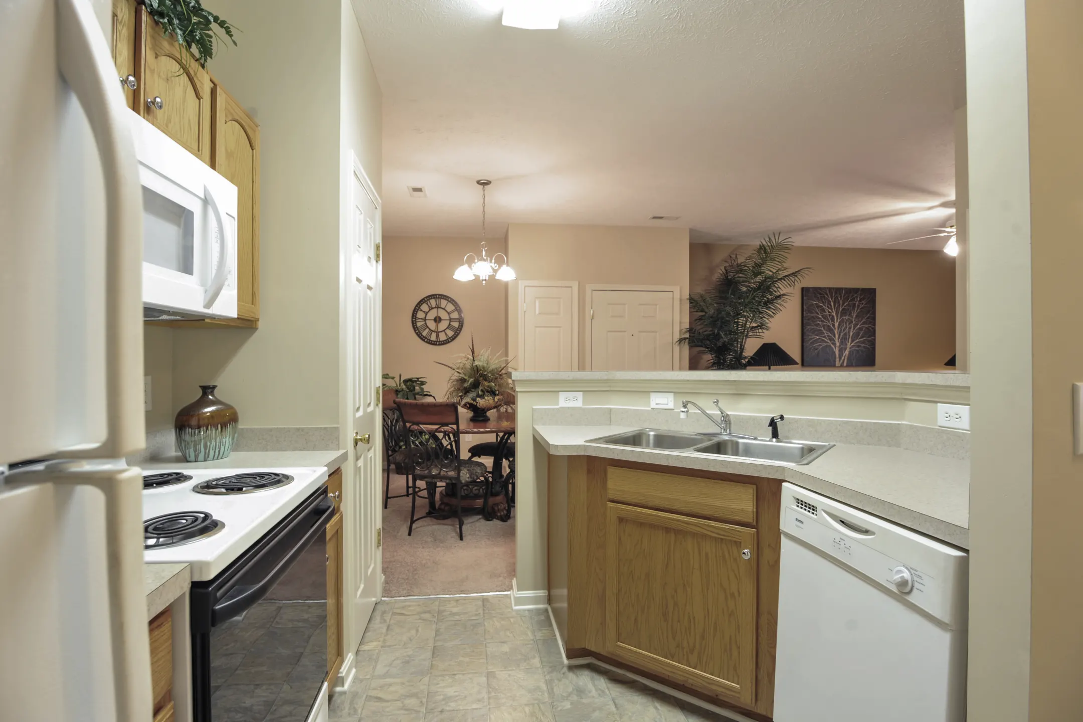 Lighthouse Apartments At Pebble Creek - Jeffersonville, IN