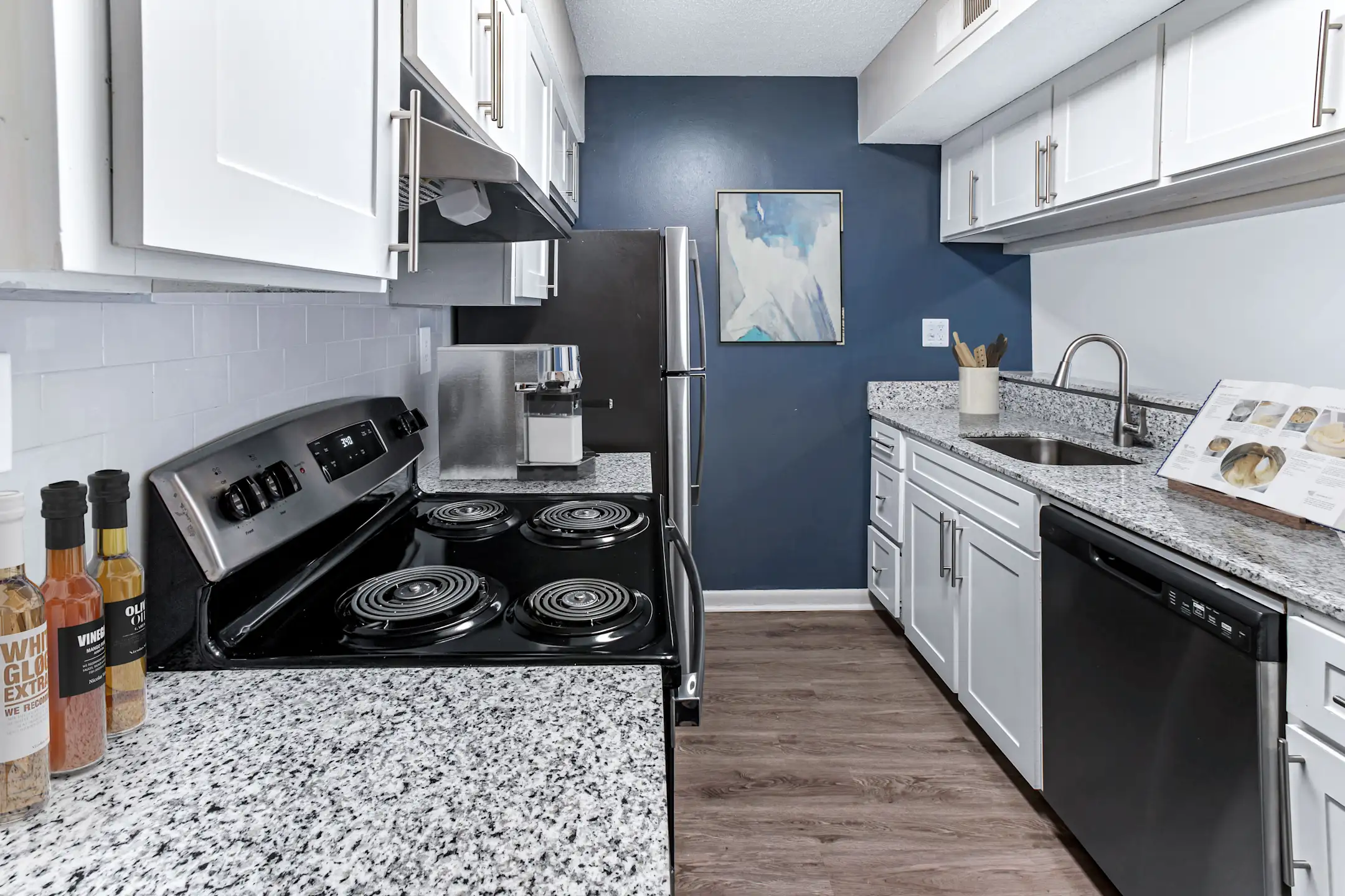 The Flats on Hampstead 200 Hampstead Ave Savannah, GA Townhouses