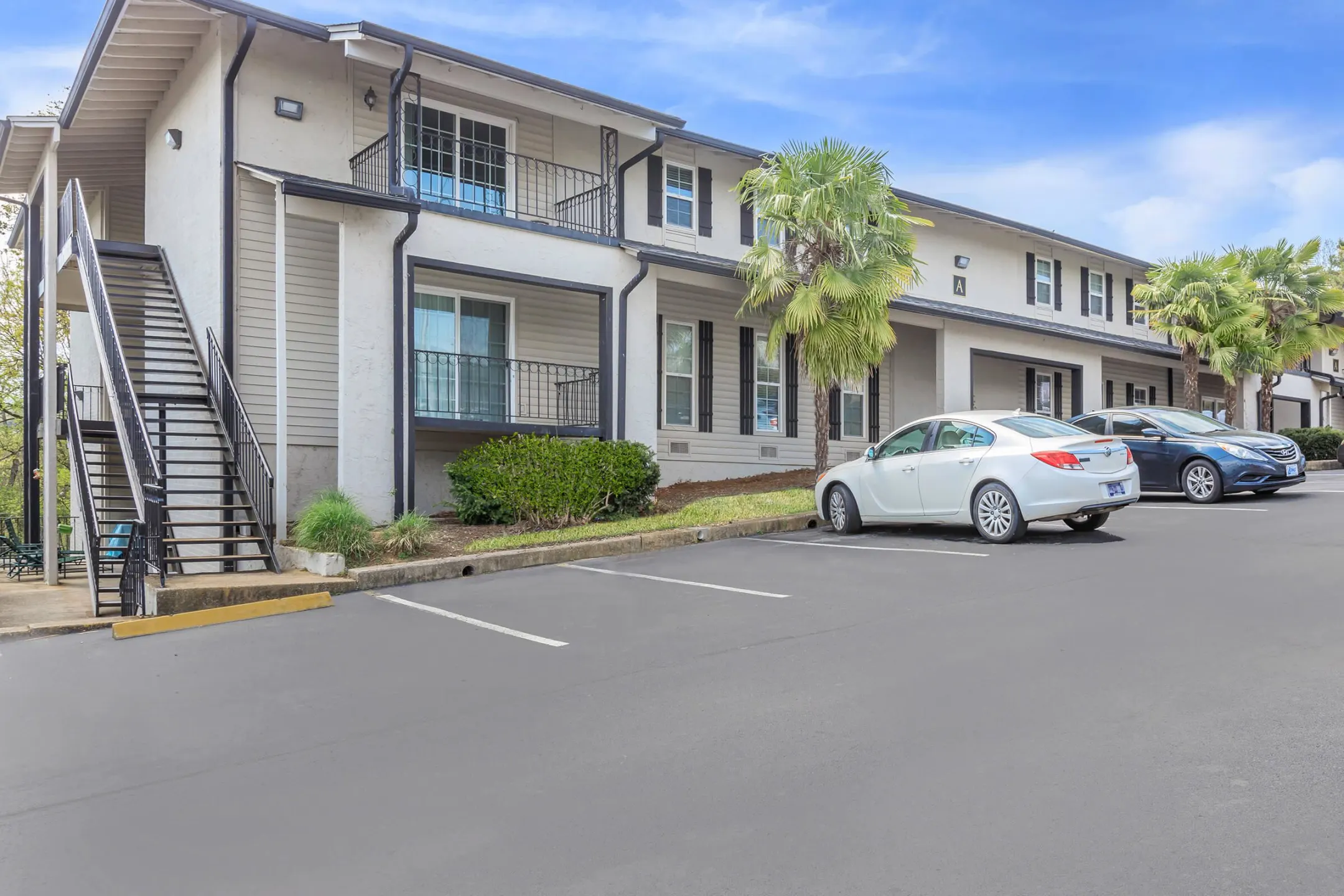 Riverview North Apartments - Chattanooga, TN 37405