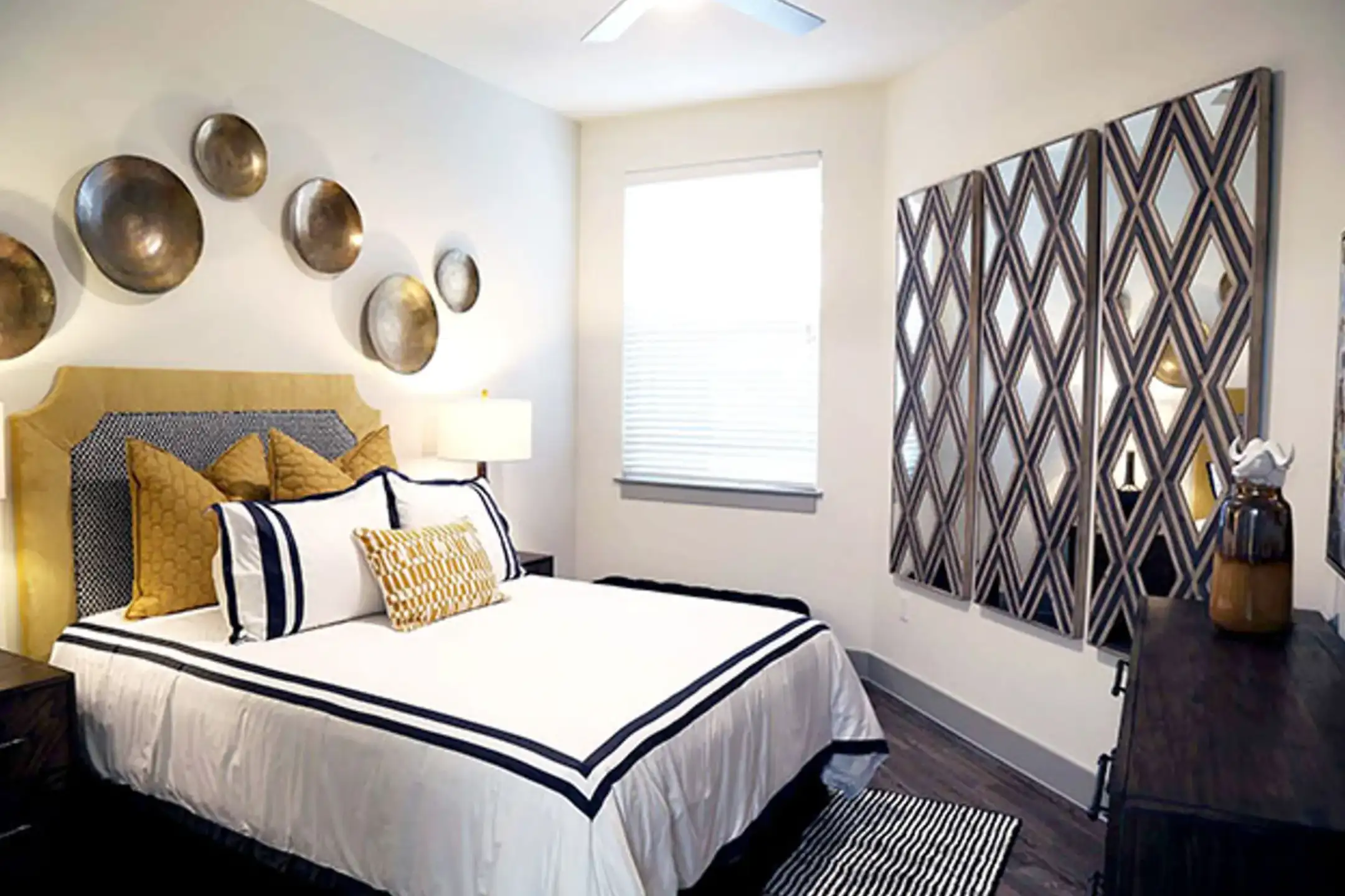 Frankford Station 1700 W Frankford Rd Carrollton, TX Apartments for