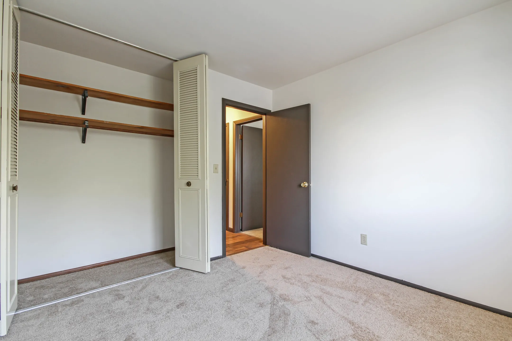 Bedroom - Woodsview Apartments - Milwaukee, WI