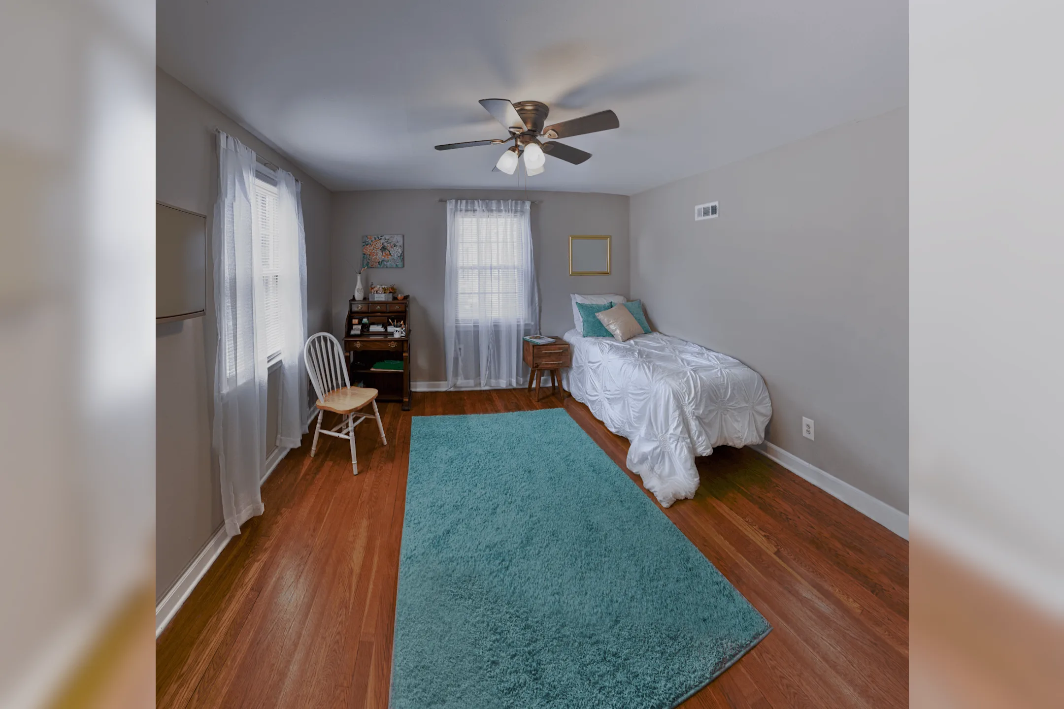Living Room - Parklynn Apartments - Wilmington, DE