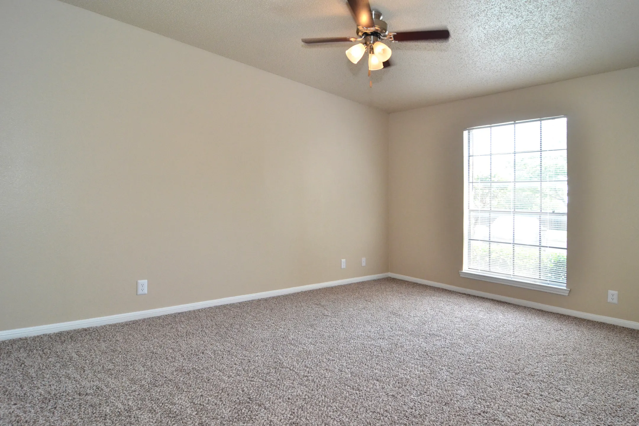 Woodbridge Crossing Apartments - Temple, TX 76504