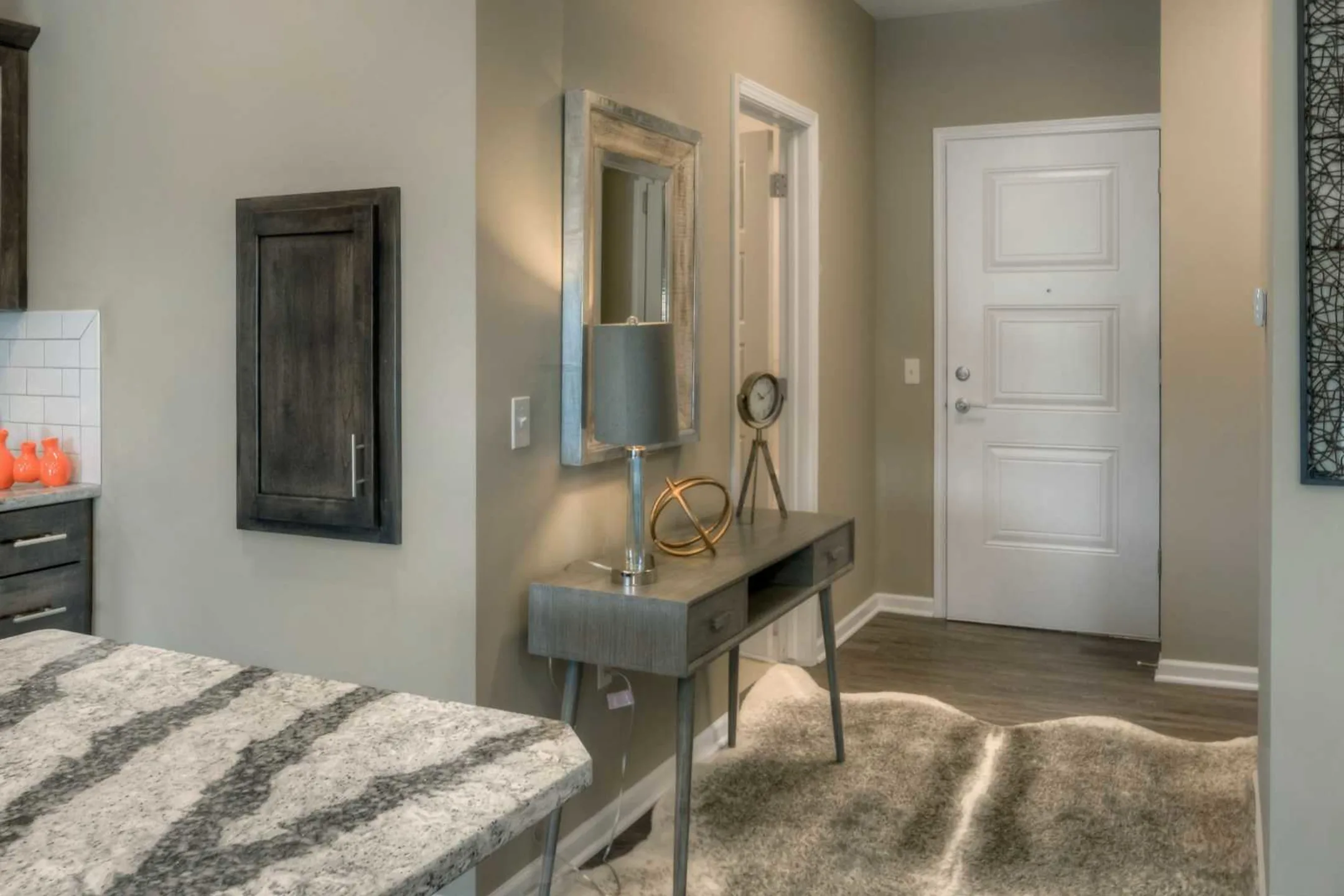 Harney Place at Midtown - Omaha, NE