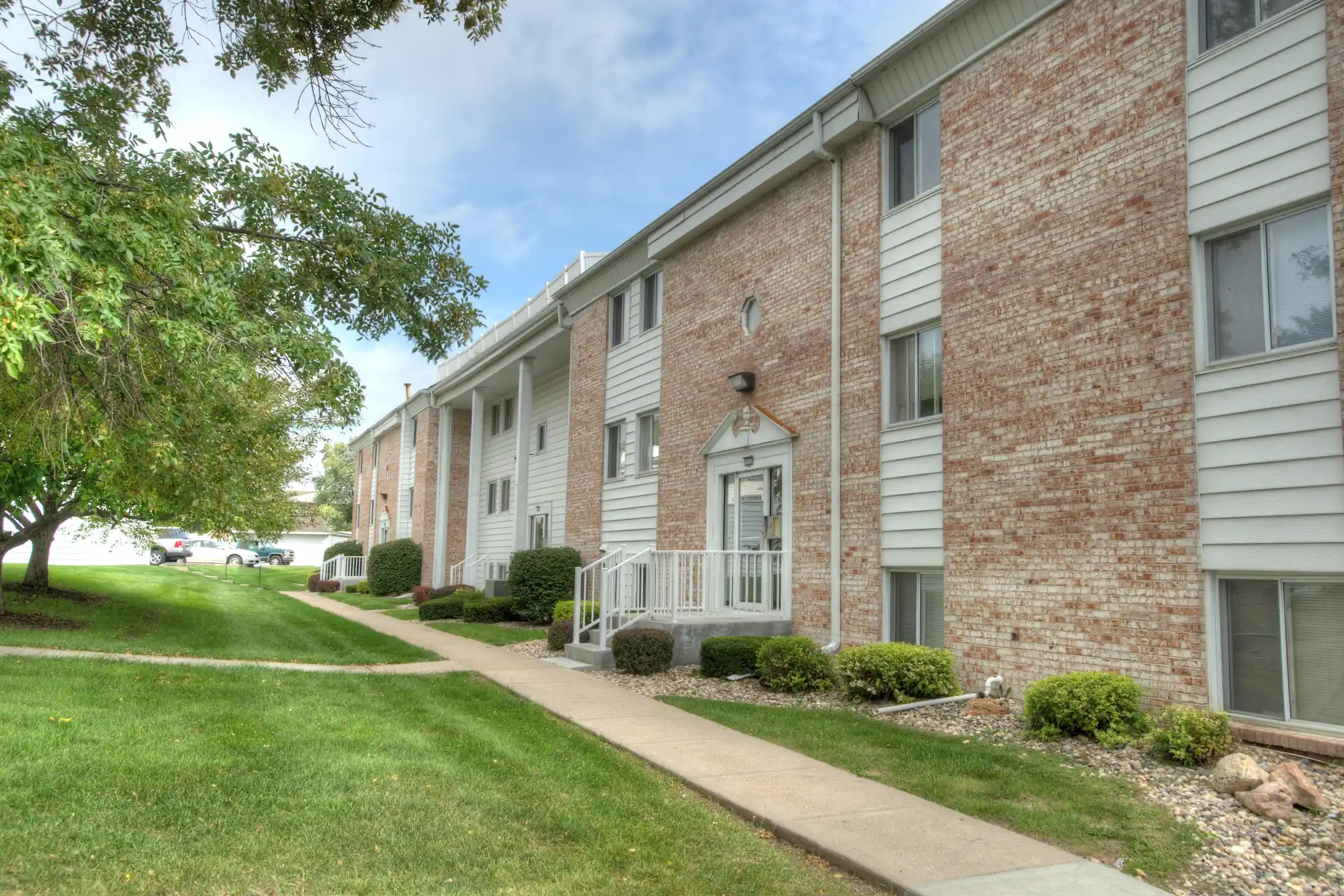 Harrisburg Apartments - Omaha, NE 68127