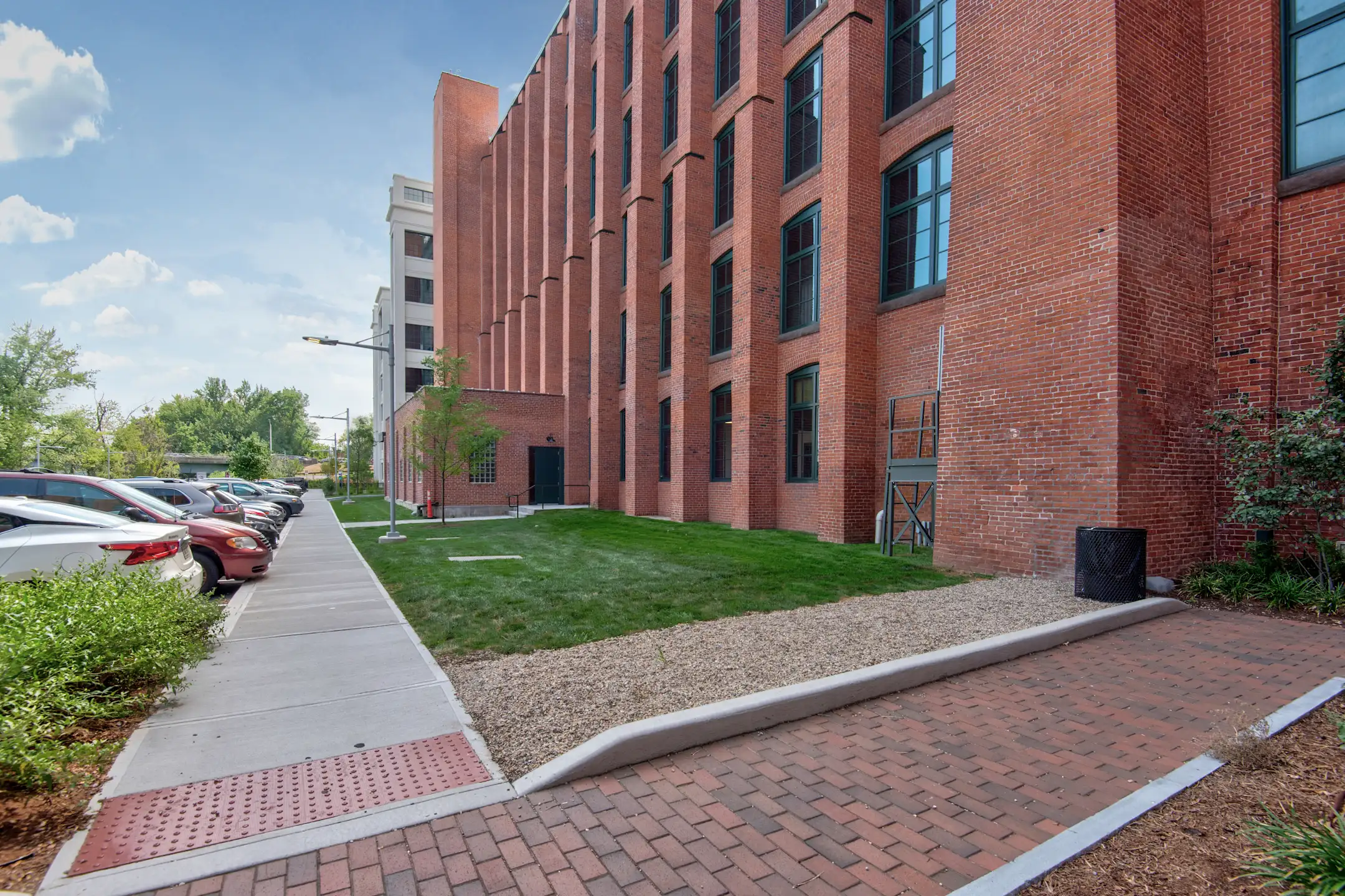 Montgomery Mill Apartments Windsor Locks, CT 06096