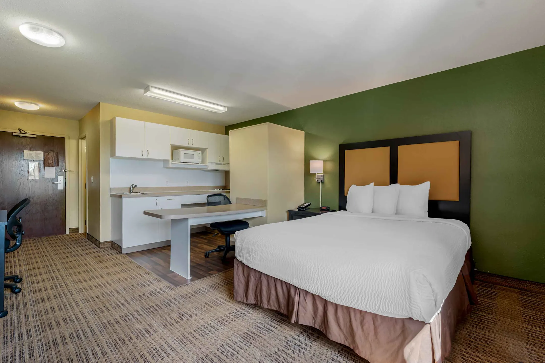 Furnished Studio Chicago Gurnee Apartments Gurnee, IL 60031