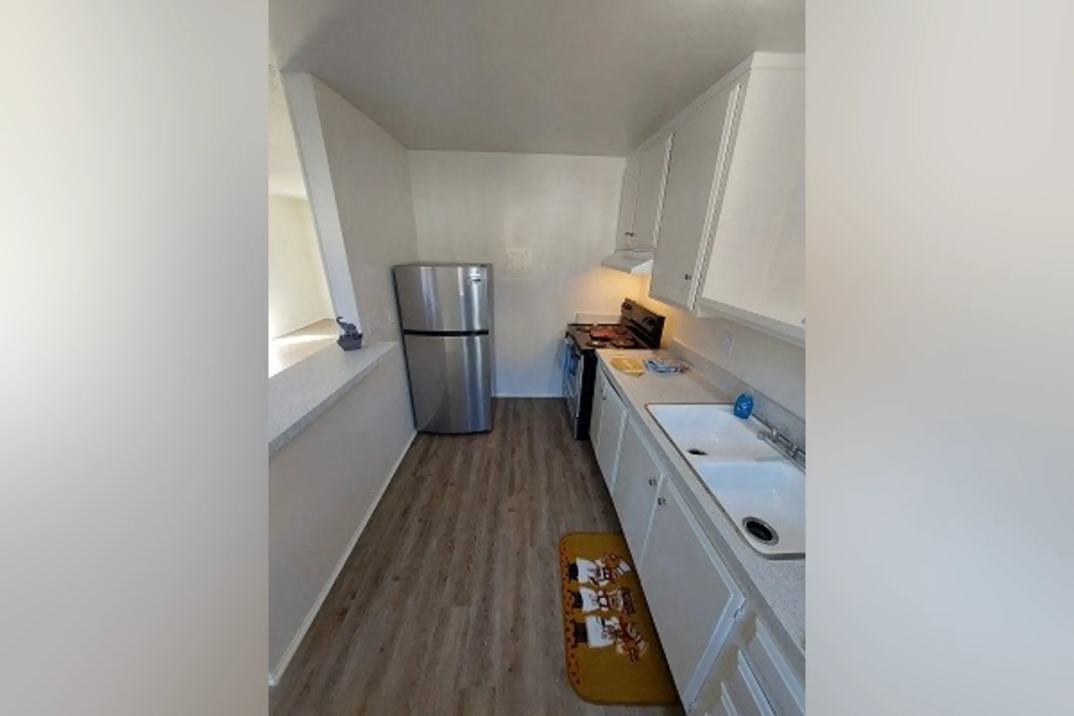 Huntington Cove Apartments Huntington Beach, CA 92647