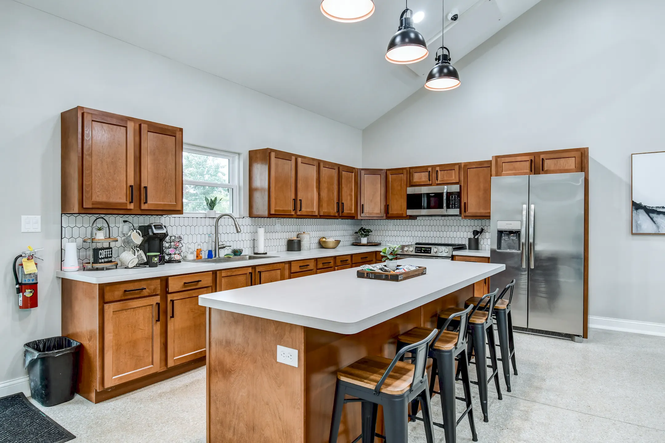 Kitchen - Trail View Apartments - Kokomo, IN