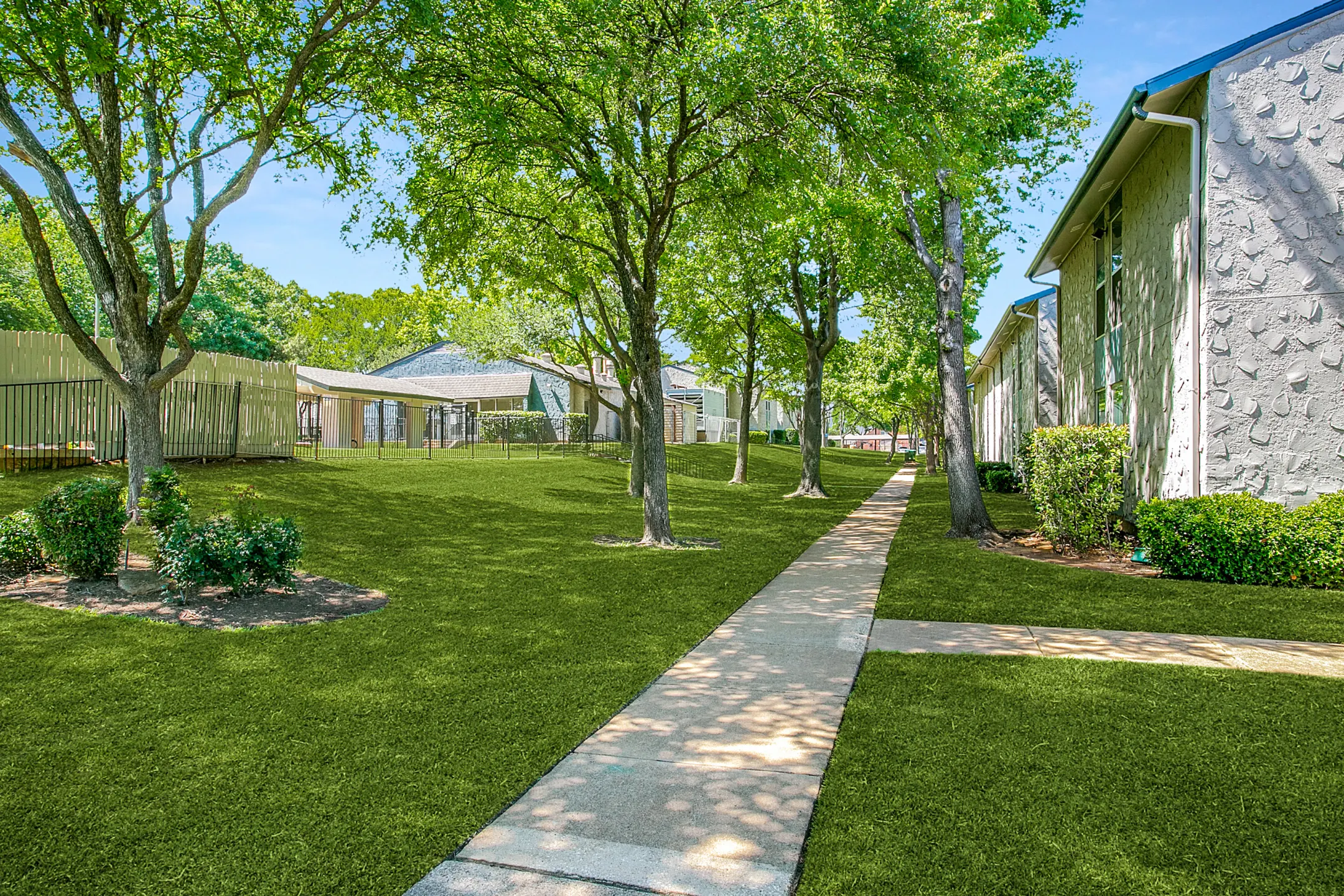 Spring Valley Apartments Euless, TX 76040