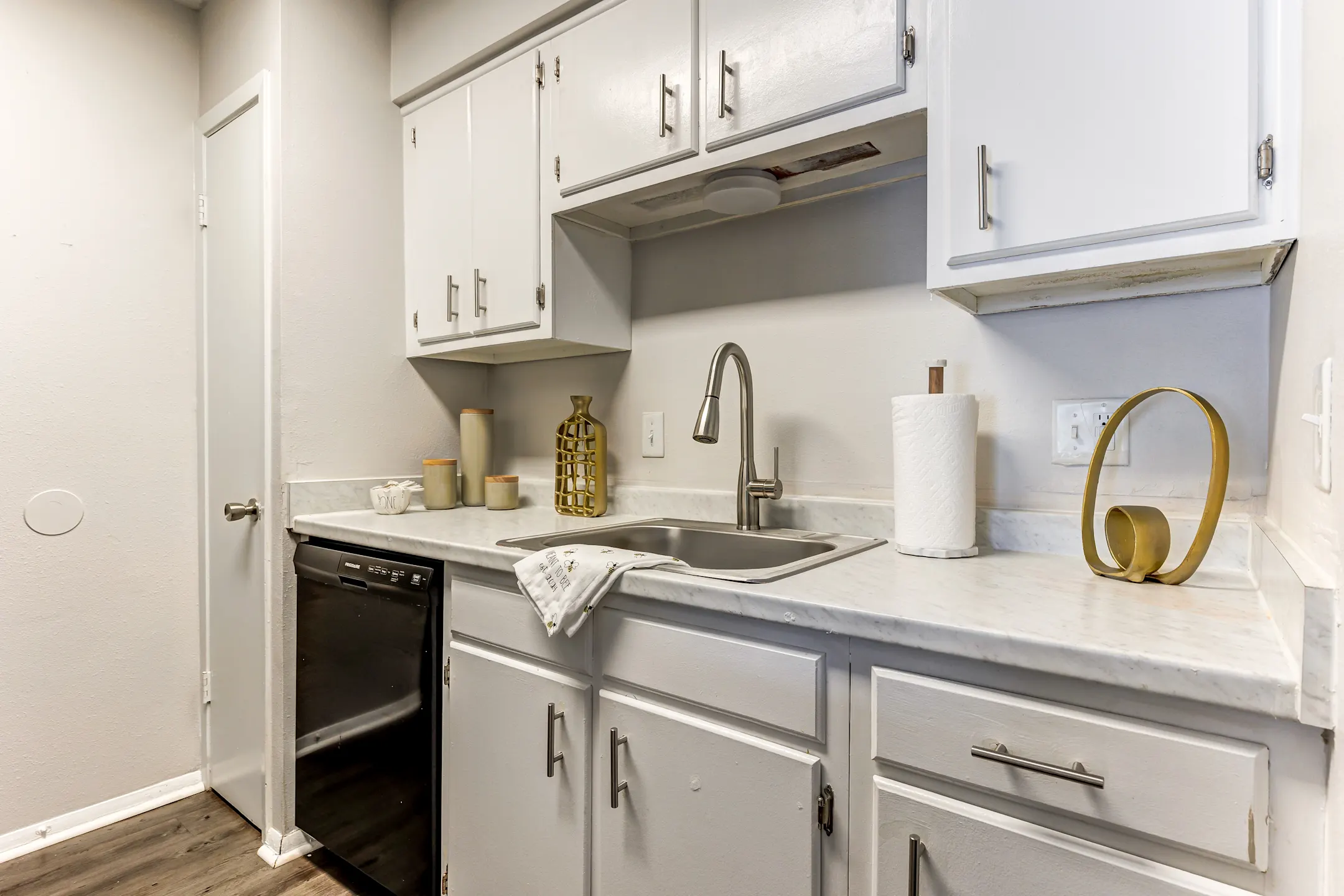 Kingswood Apartments & Townhomes Apartments Mobile, AL 36608