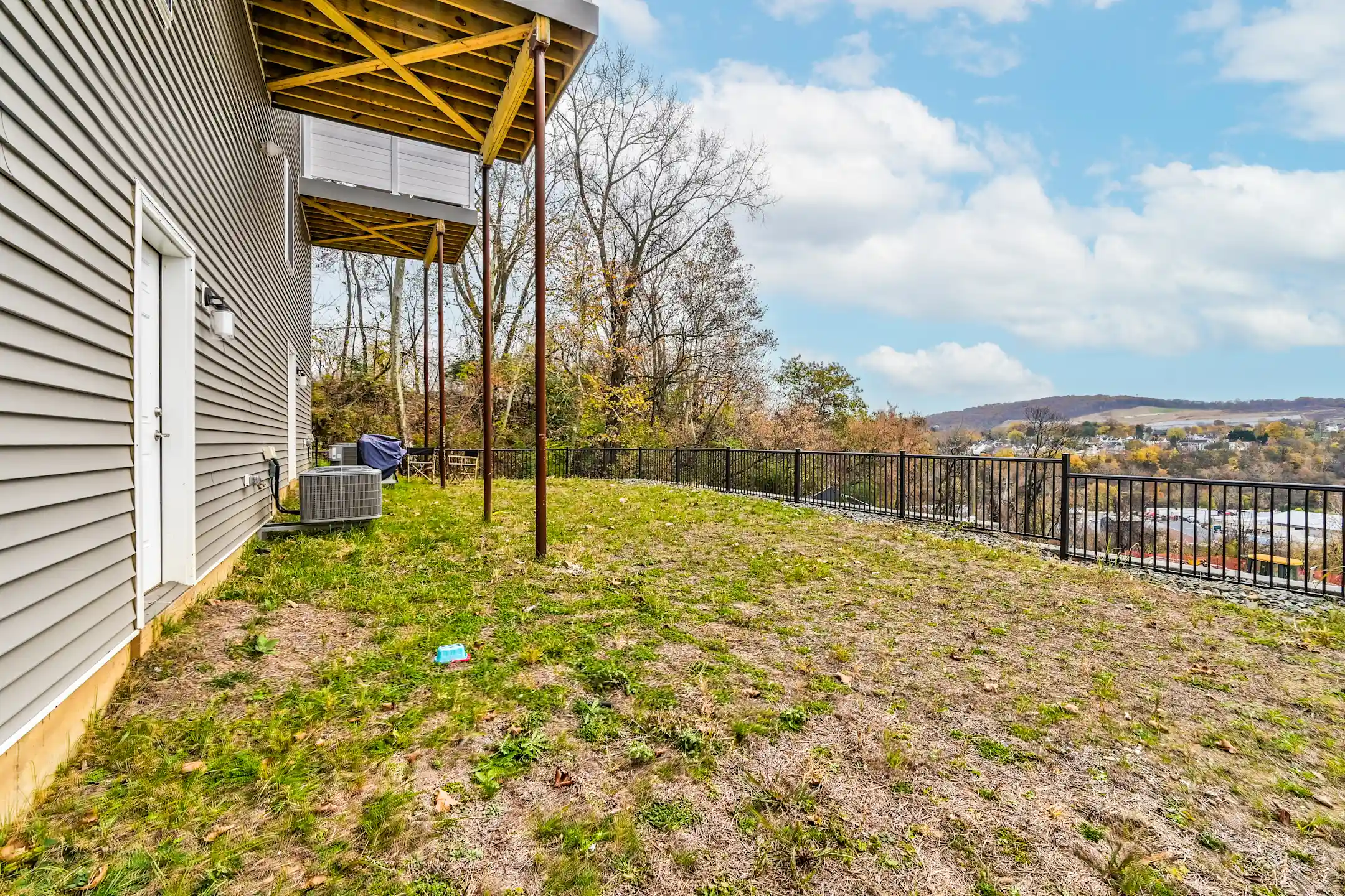 Laurel Hills Townhomes 60 Jefferson Street Easton, PA Townhomes for