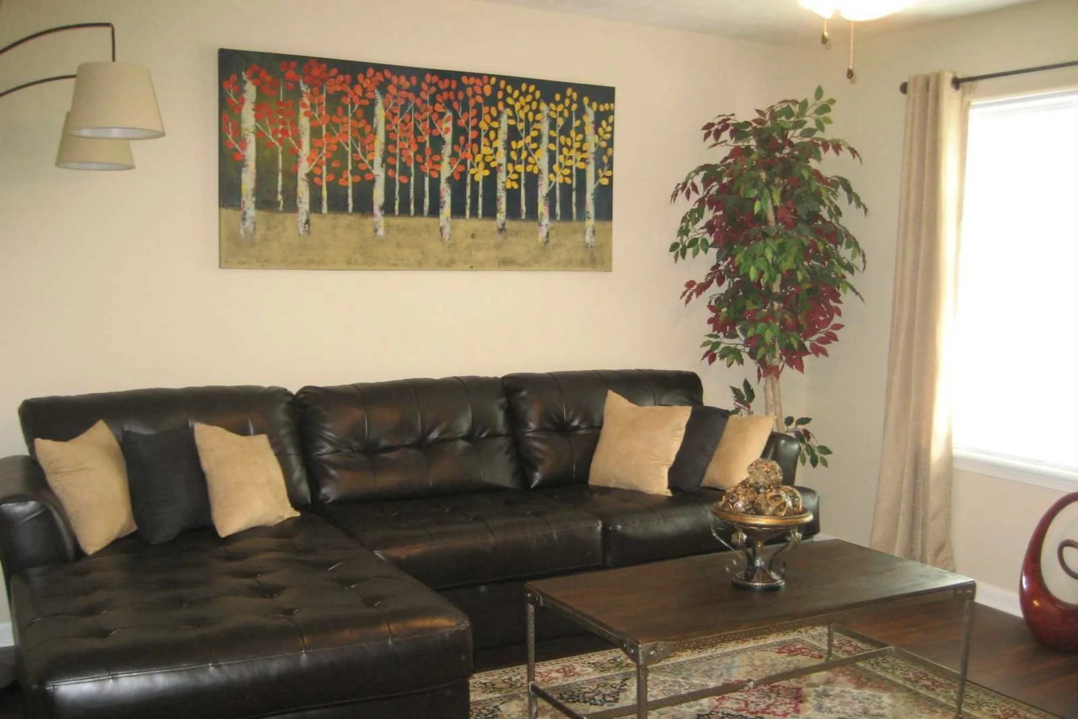 Living Room - Ashton Park Townhomes - Louisville, KY