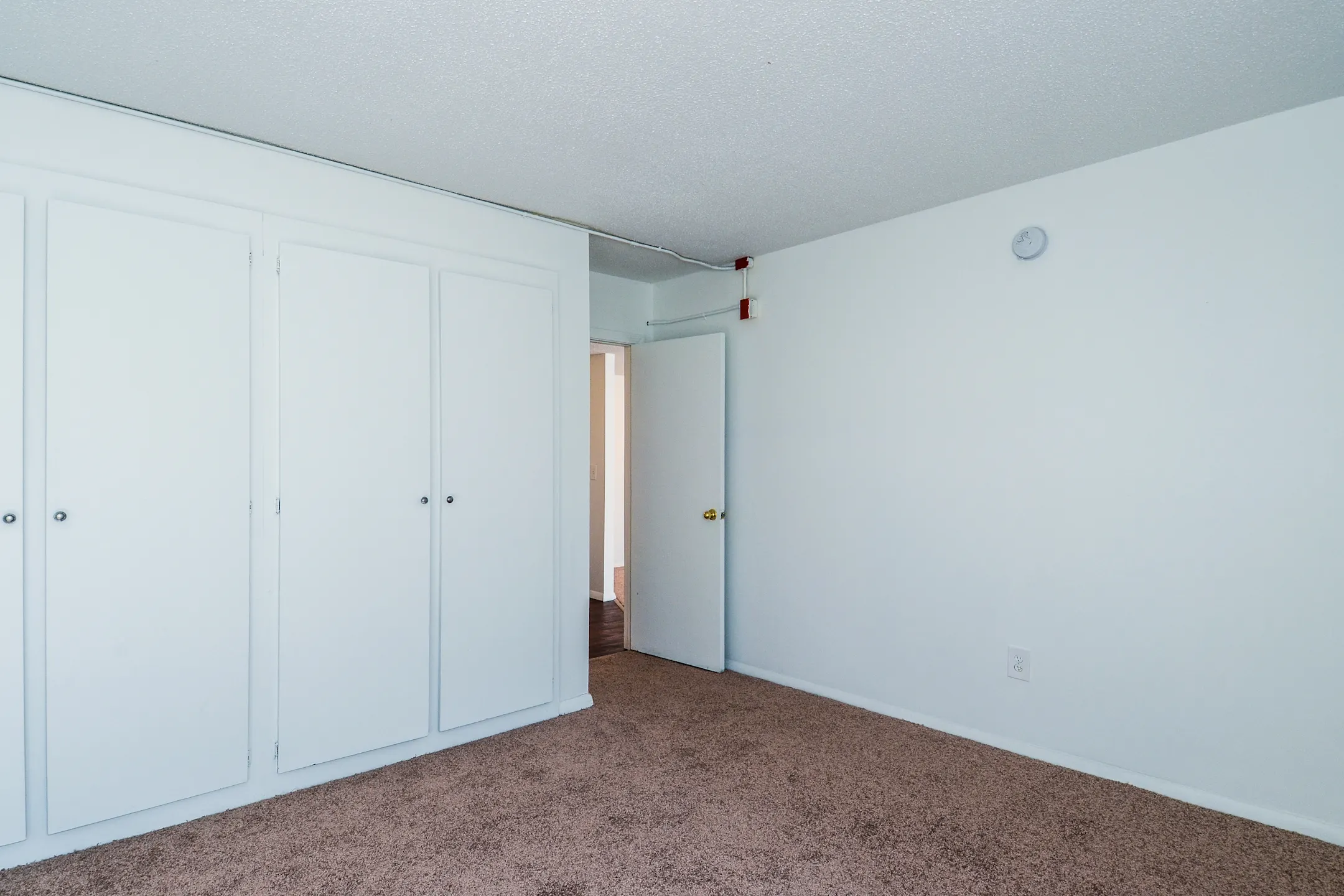 Sandy Lane Apartments 815 Sandy Ln Warwick, RI Apartments for Rent