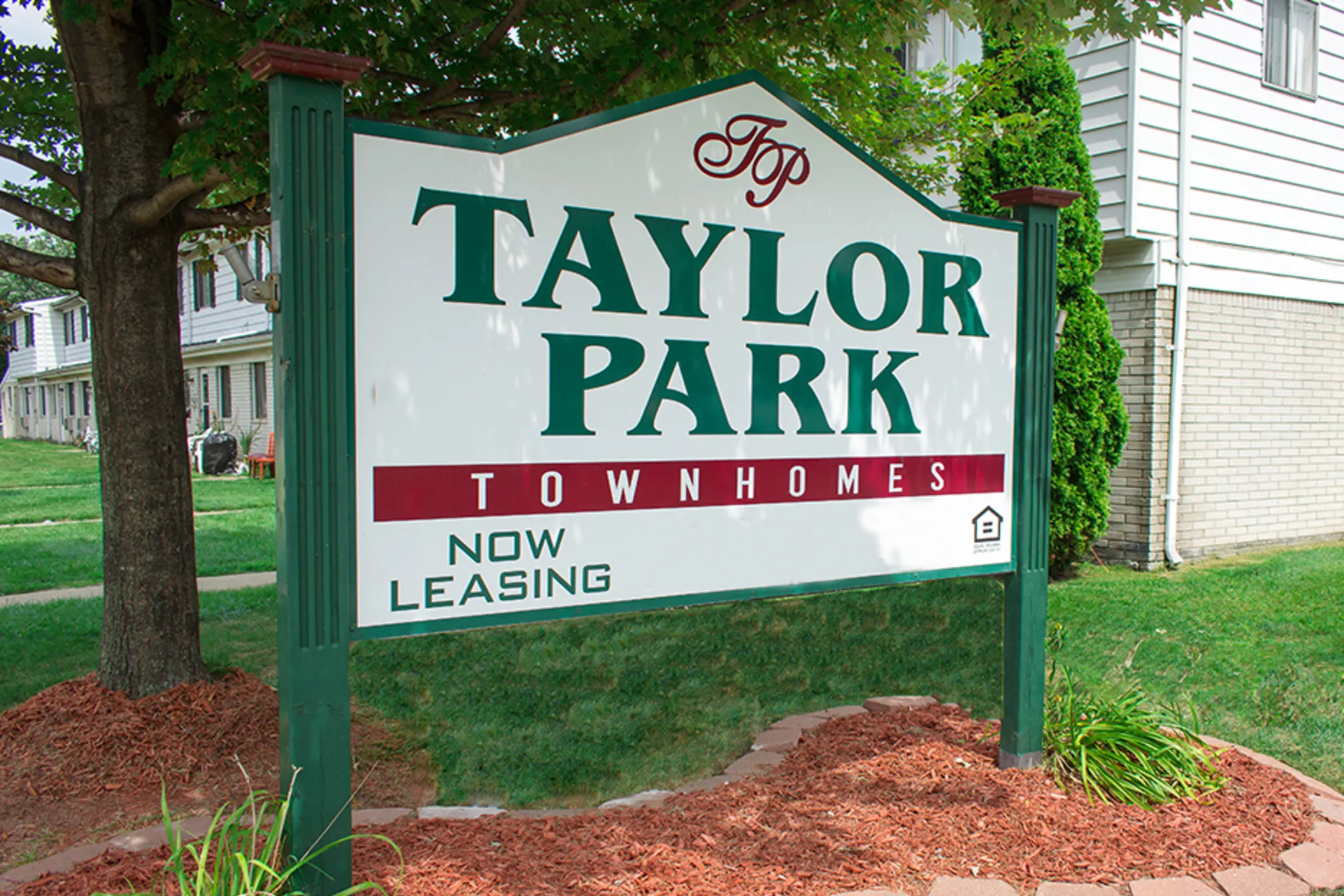 Taylor Park Townhomes - Taylor, MI