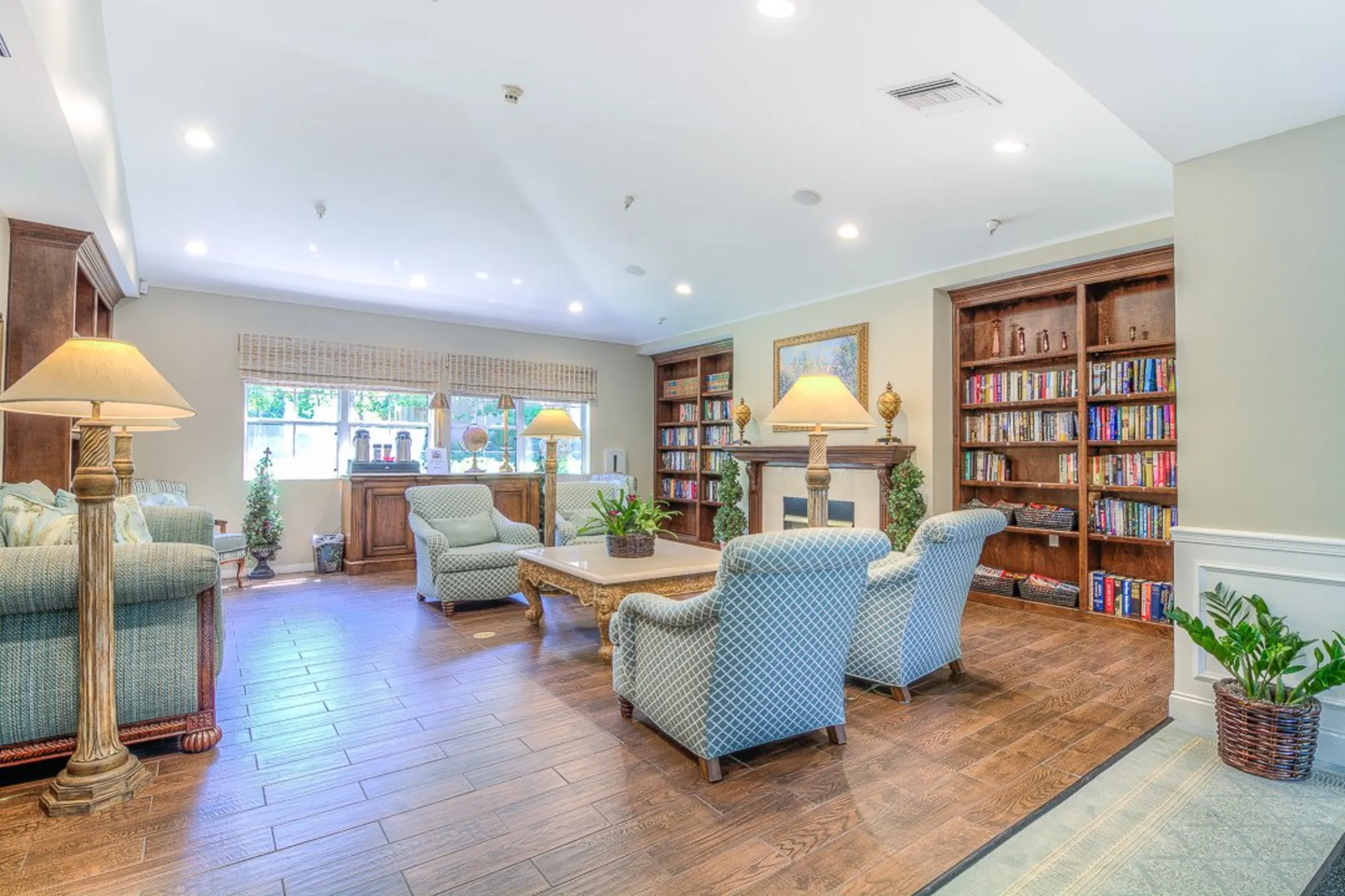 Living Room - Palm Island Senior Living +55 - Fountain Valley, CA
