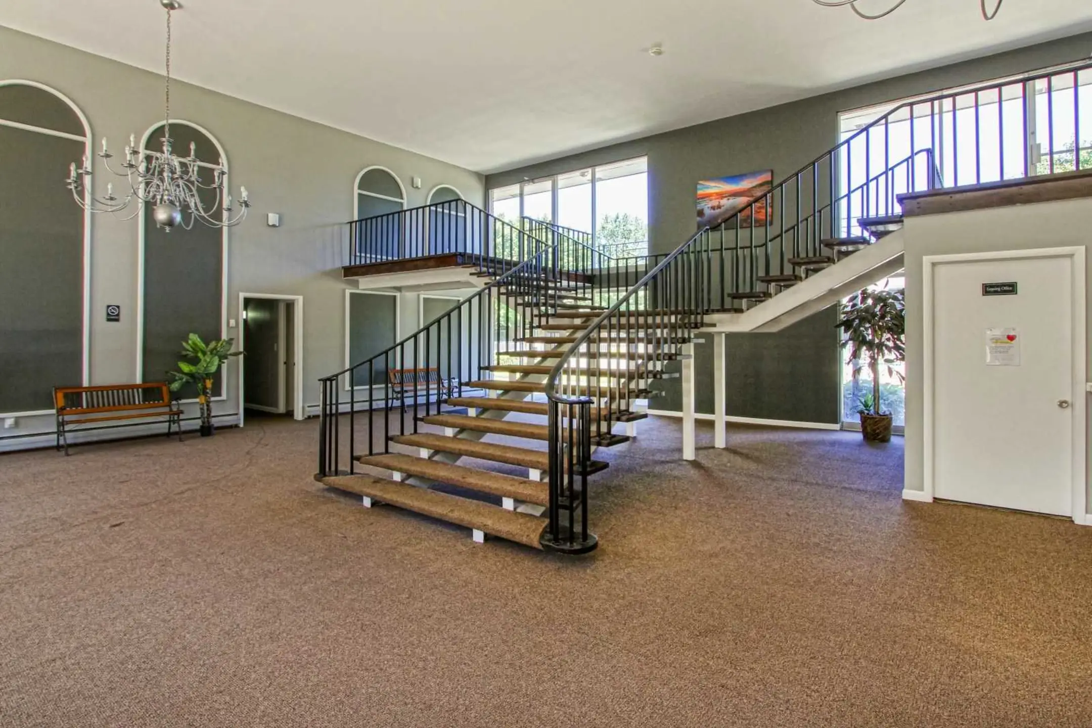 Clubhouse - Cambridge House Apartments - Sterling Heights, MI