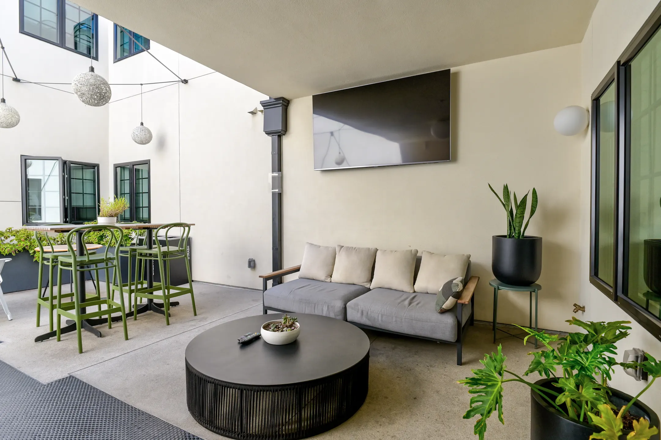 TRU Bankers Hill 2001 4th Avenue San Diego, CA Apartments for Rent