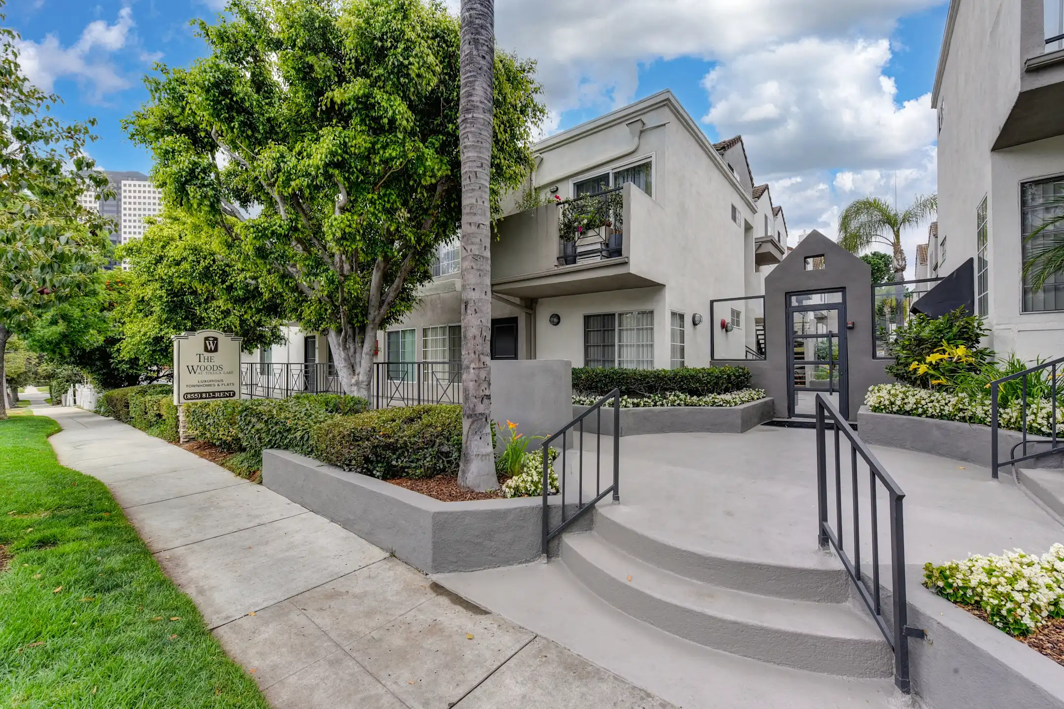 The Woods At Toluca Lake 316 N Maple St Burbank, CA Apartments for