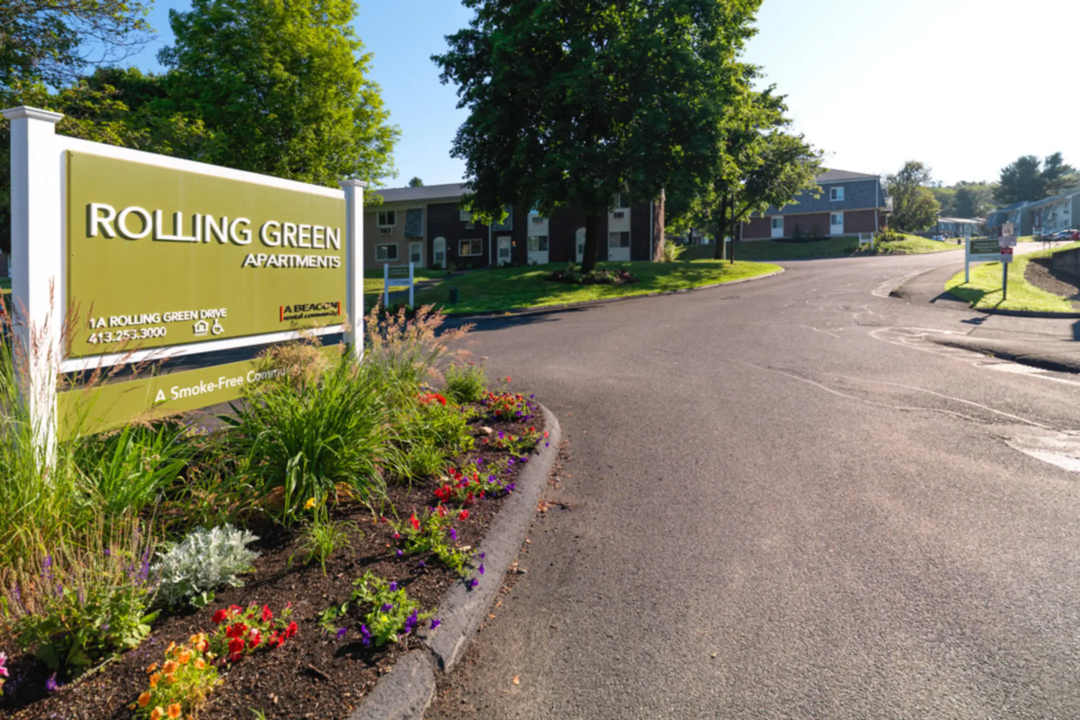 Rolling Green Amherst Apartments Amherst, MA 01002