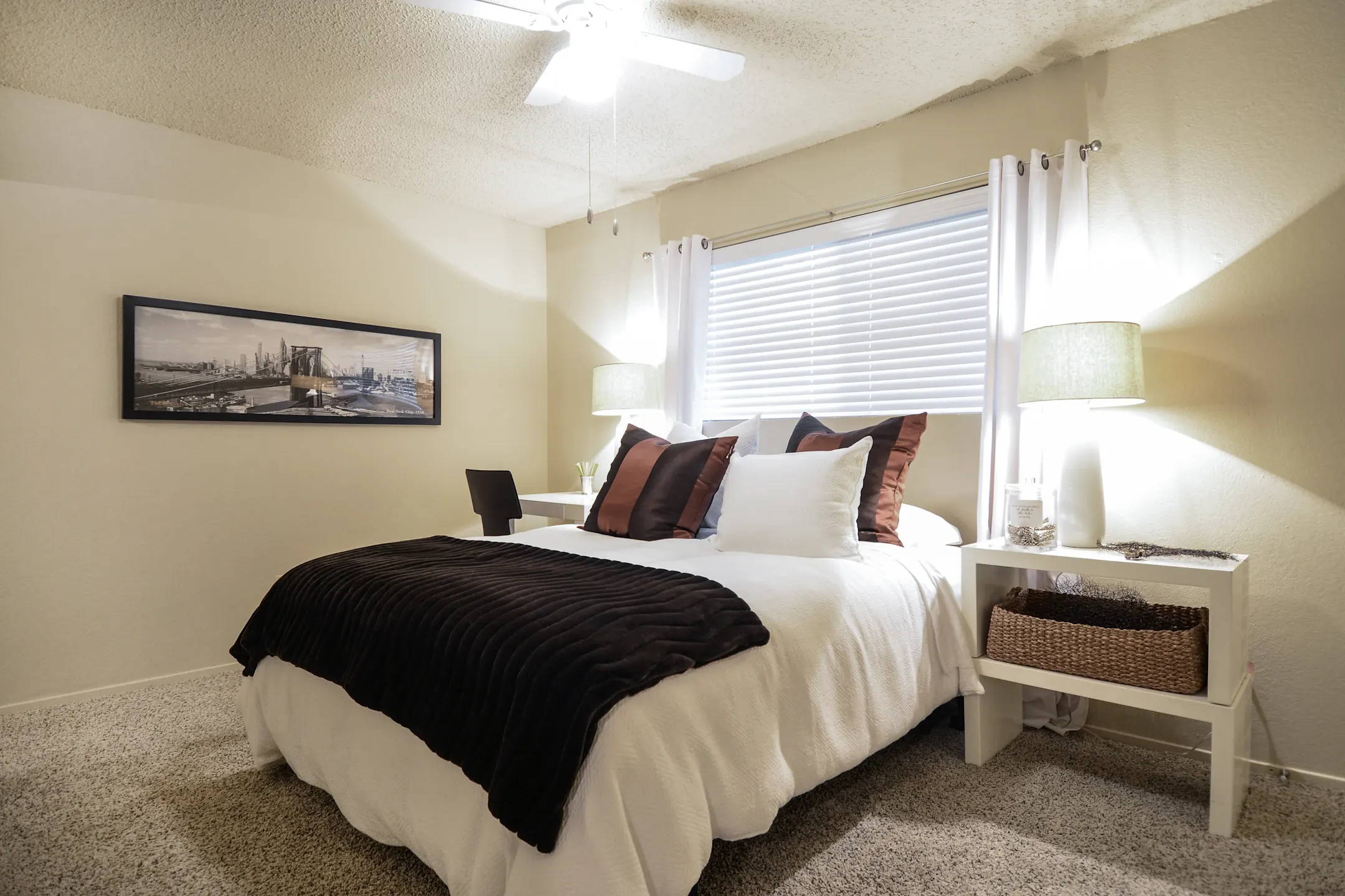 MeadowPark Townhomes Apartments Hewitt, TX 76643