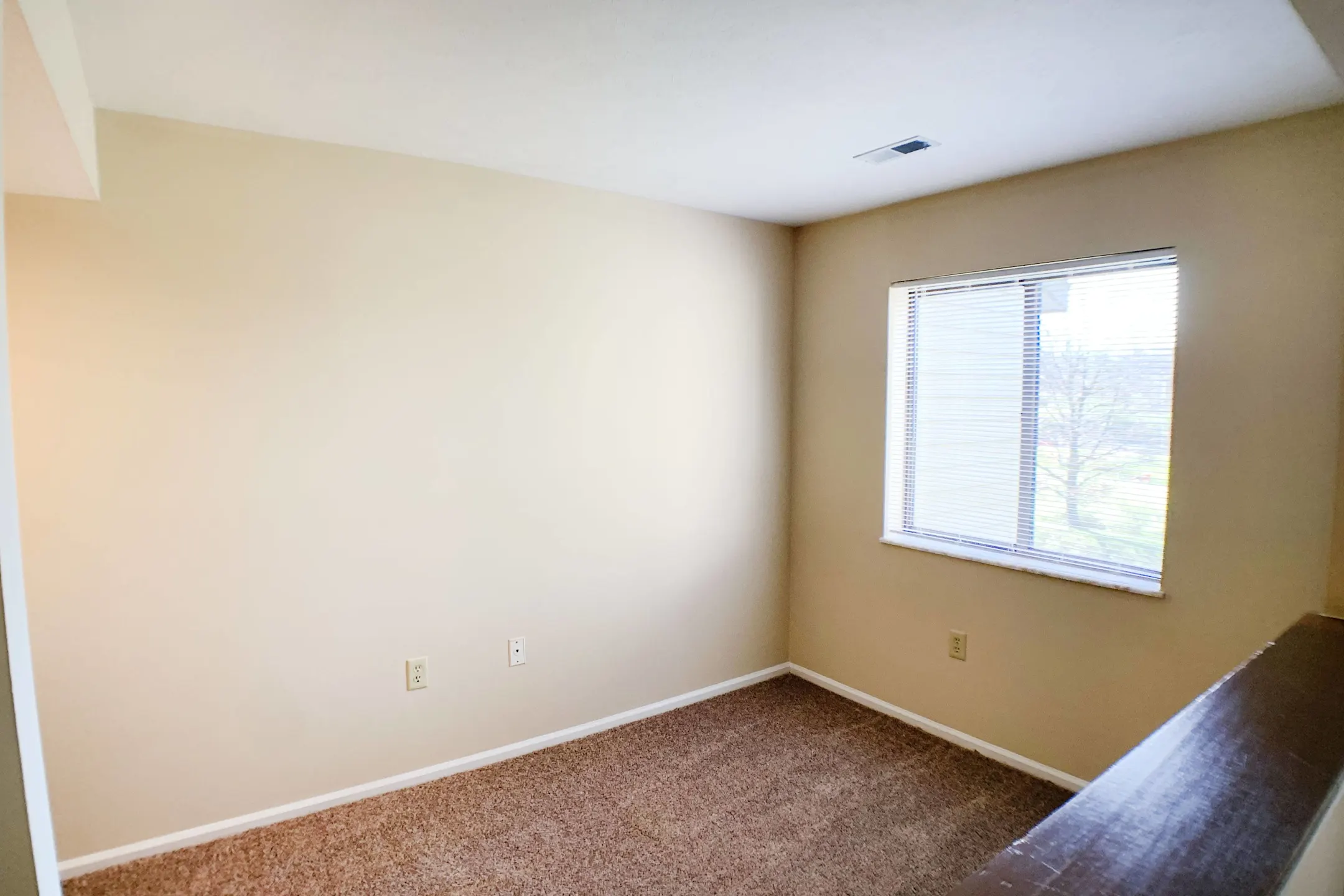 Bedroom - Deercross Apartments - Blue Ash, OH