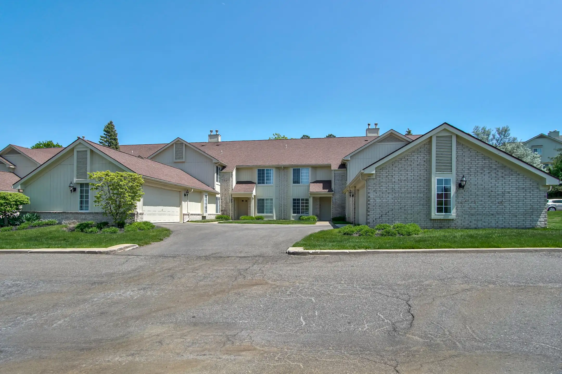 Aldingbrooke Apartments and Townhomes Apartments West Bloomfield, MI 48322