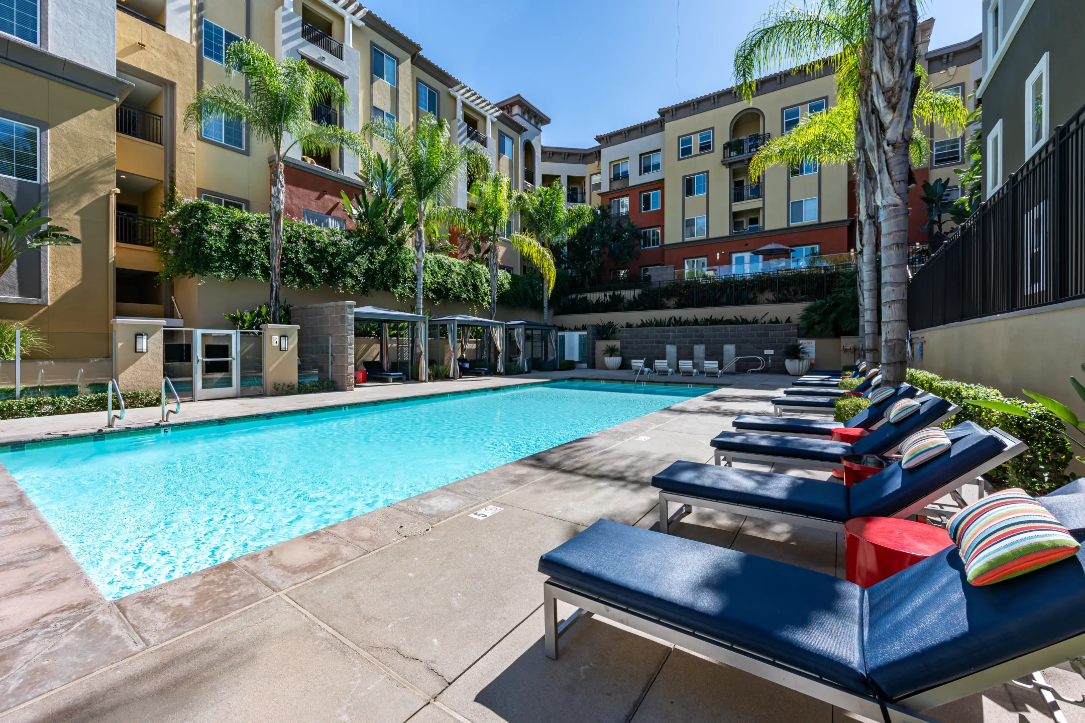 The Boulevard Apartments - Woodland Hills, Ca 91364