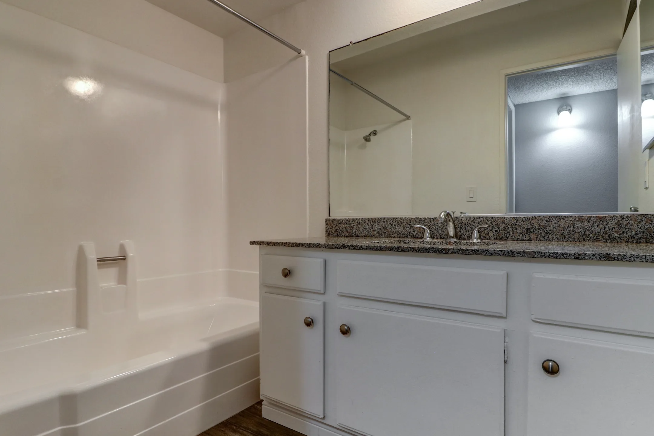 Stillmore 19400 Stillmore St Canyon Country, CA Apartments for Rent