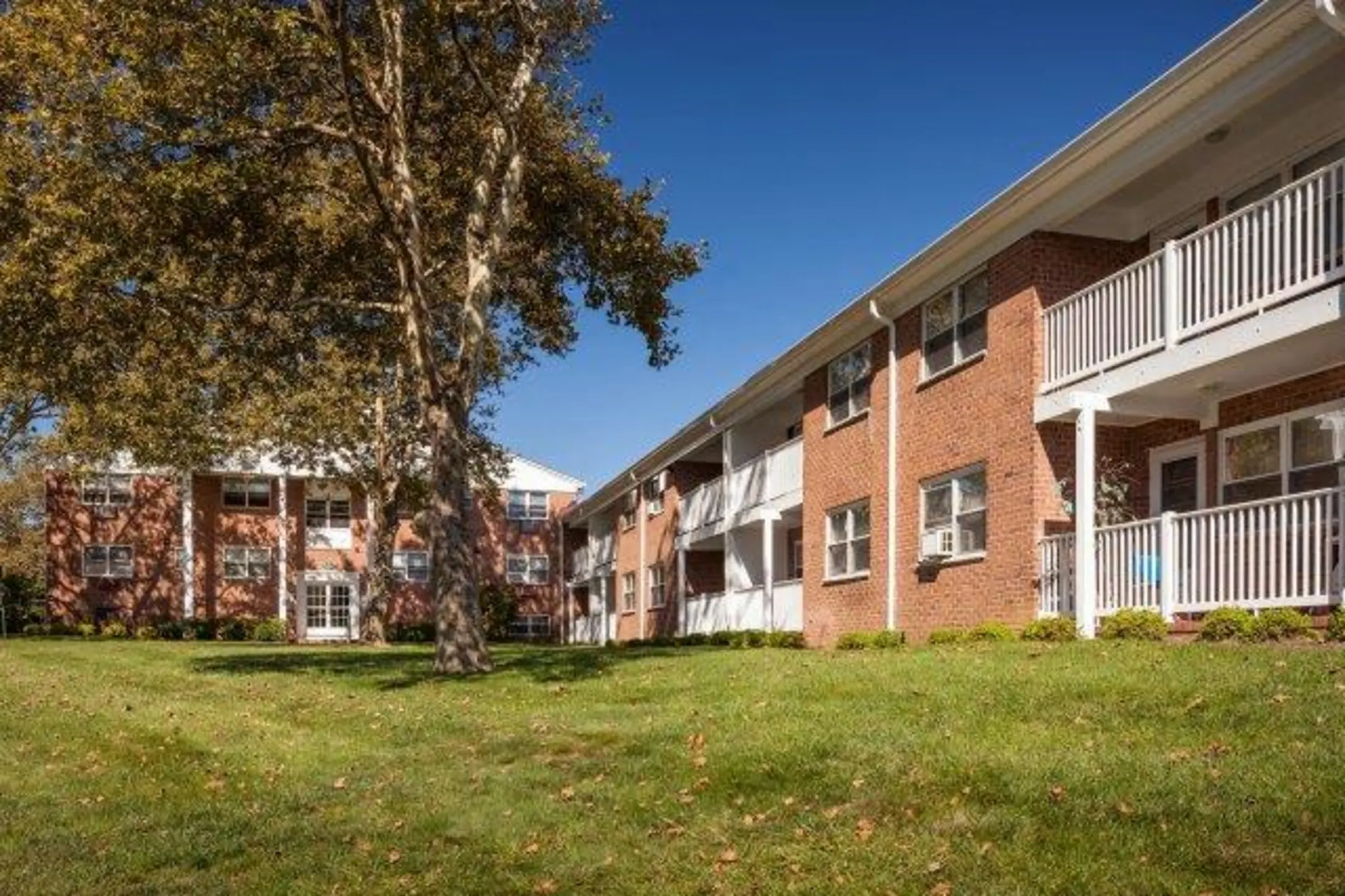 Crestview Apartments Parlin, NJ 08859