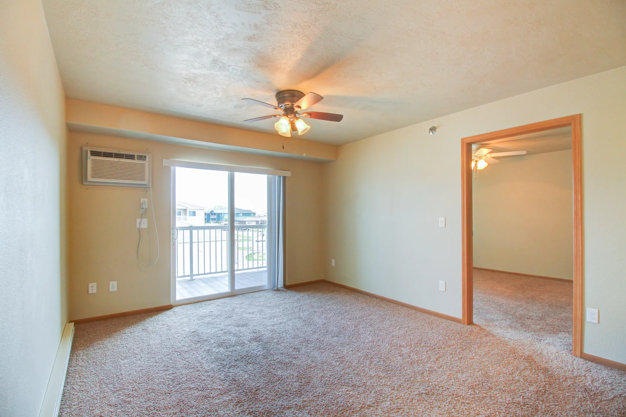 Living Room - Northdale Apartments - Minot, ND
