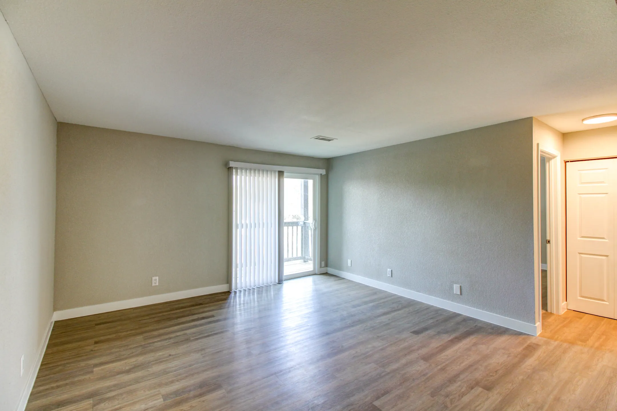 Highpoint Apartments - Omaha, NE 68134