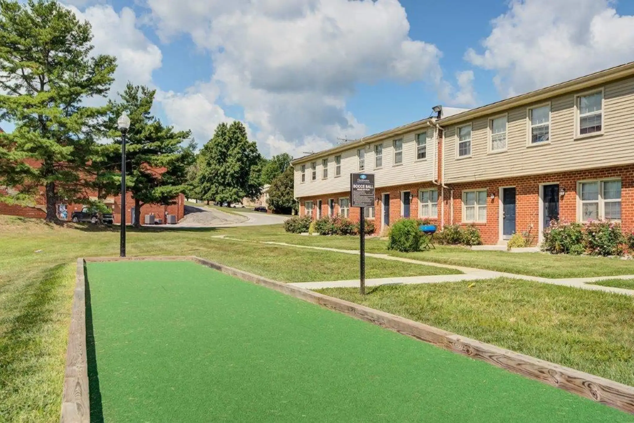 The Village at Chartleytowne Apartments & Townhomes 401 Chartley Park