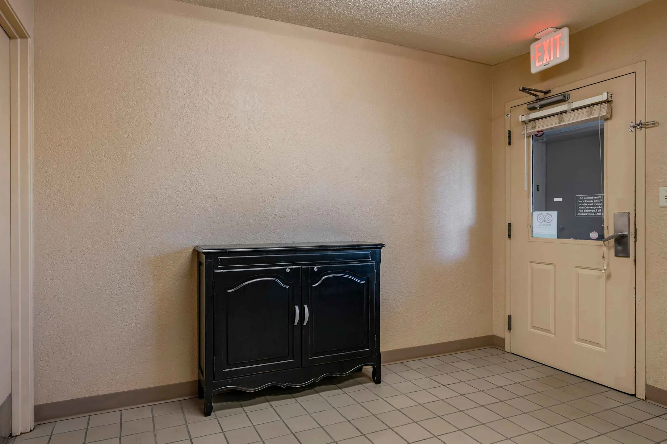 Furnished Studio Lexington Nicholasville Road Apartments