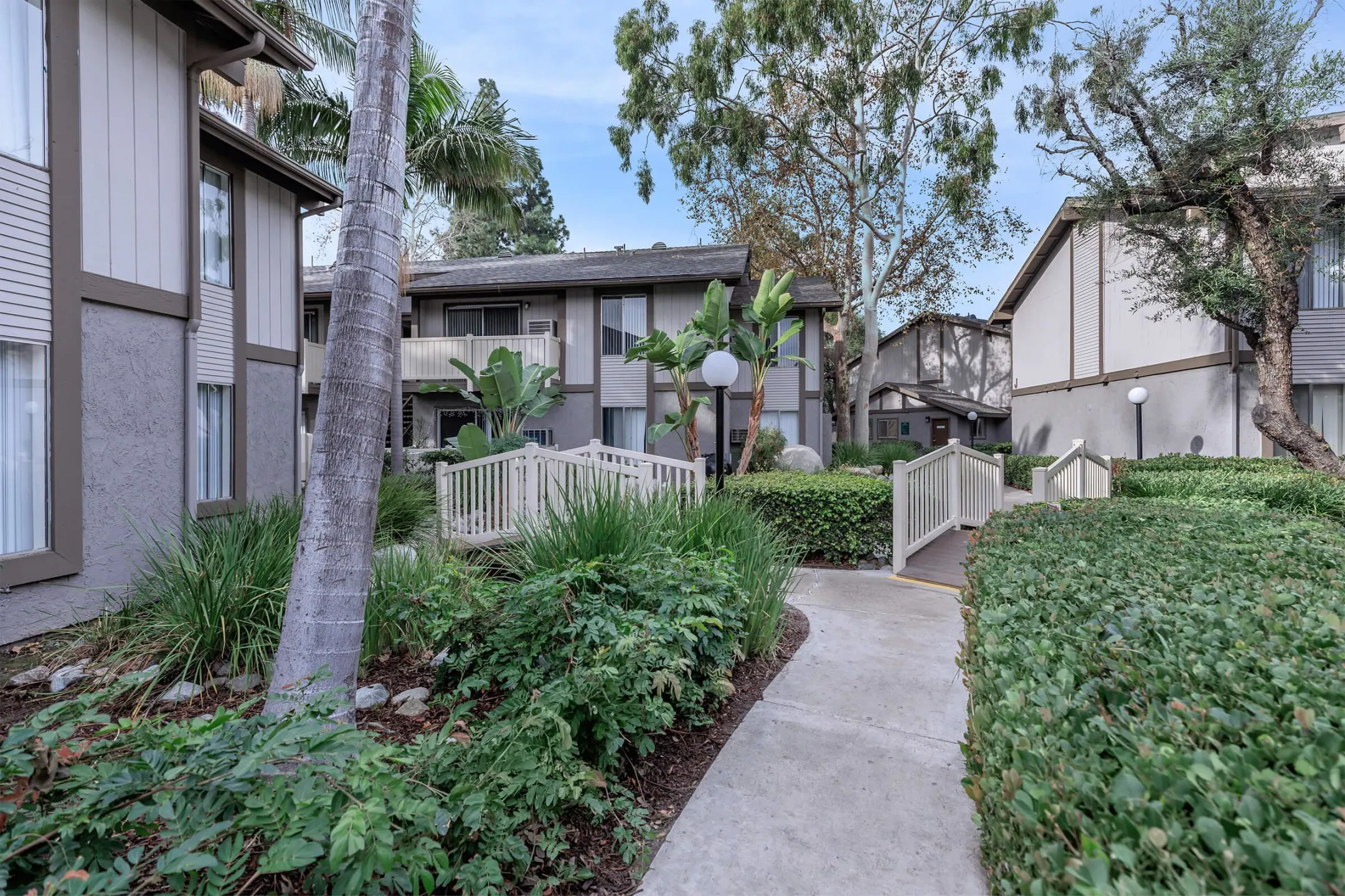 Monte Verde Apartment Homes - Anaheim, CA