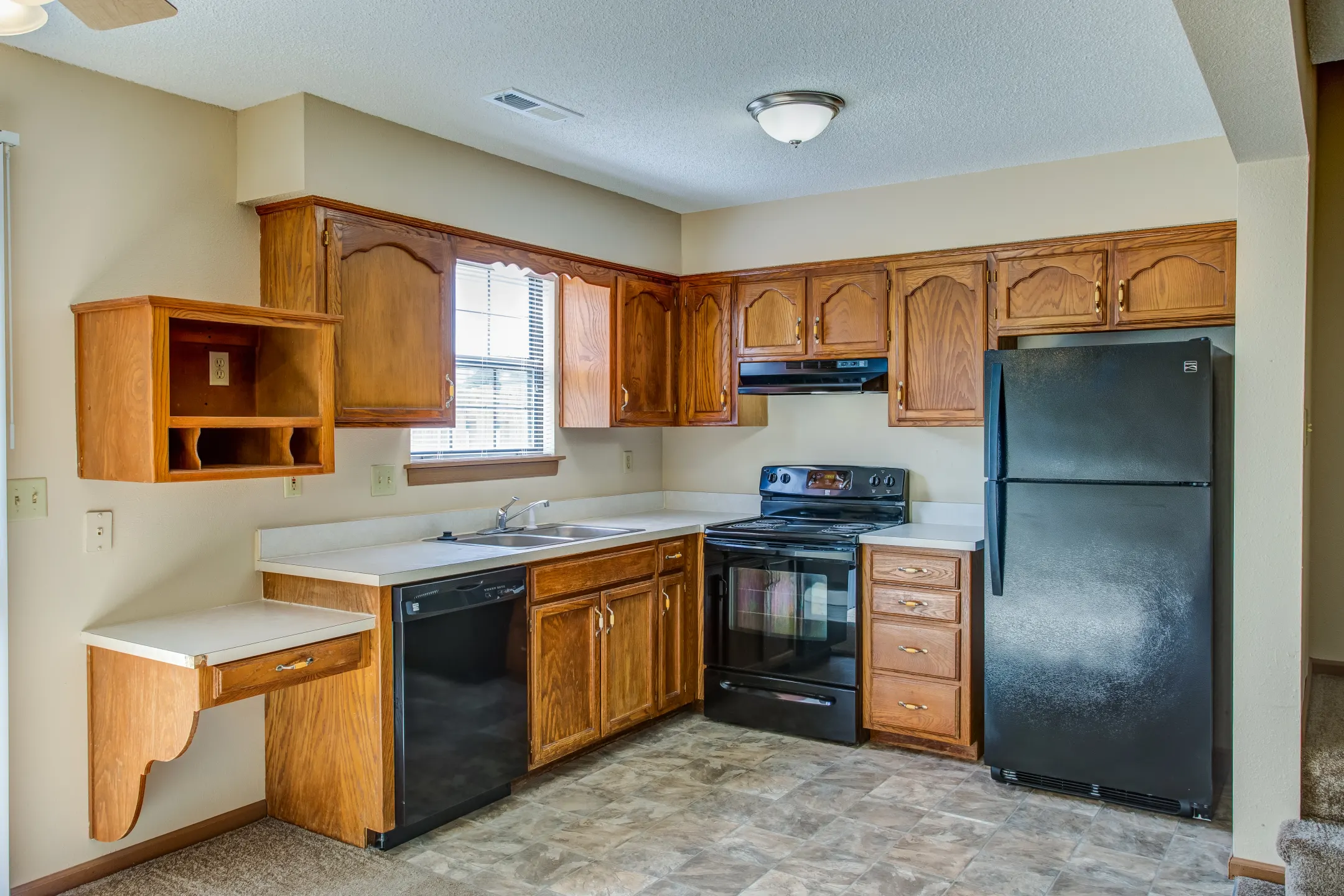 Kitchen - Brookwood Village Townhomes - Blue Springs, MO