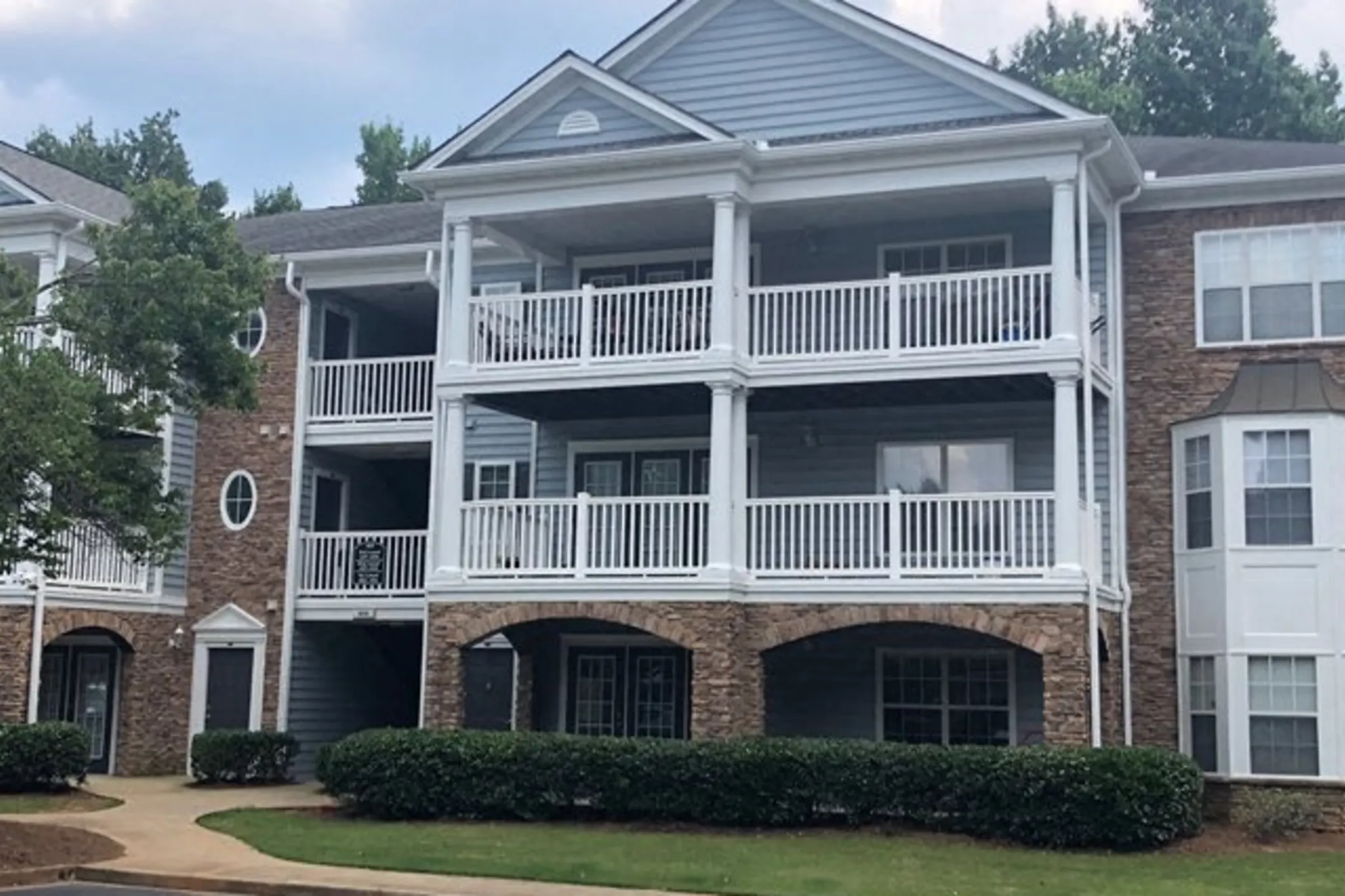 Landmark at Coventry Pointe Apartment Homes 100 Veranda Chase Dr