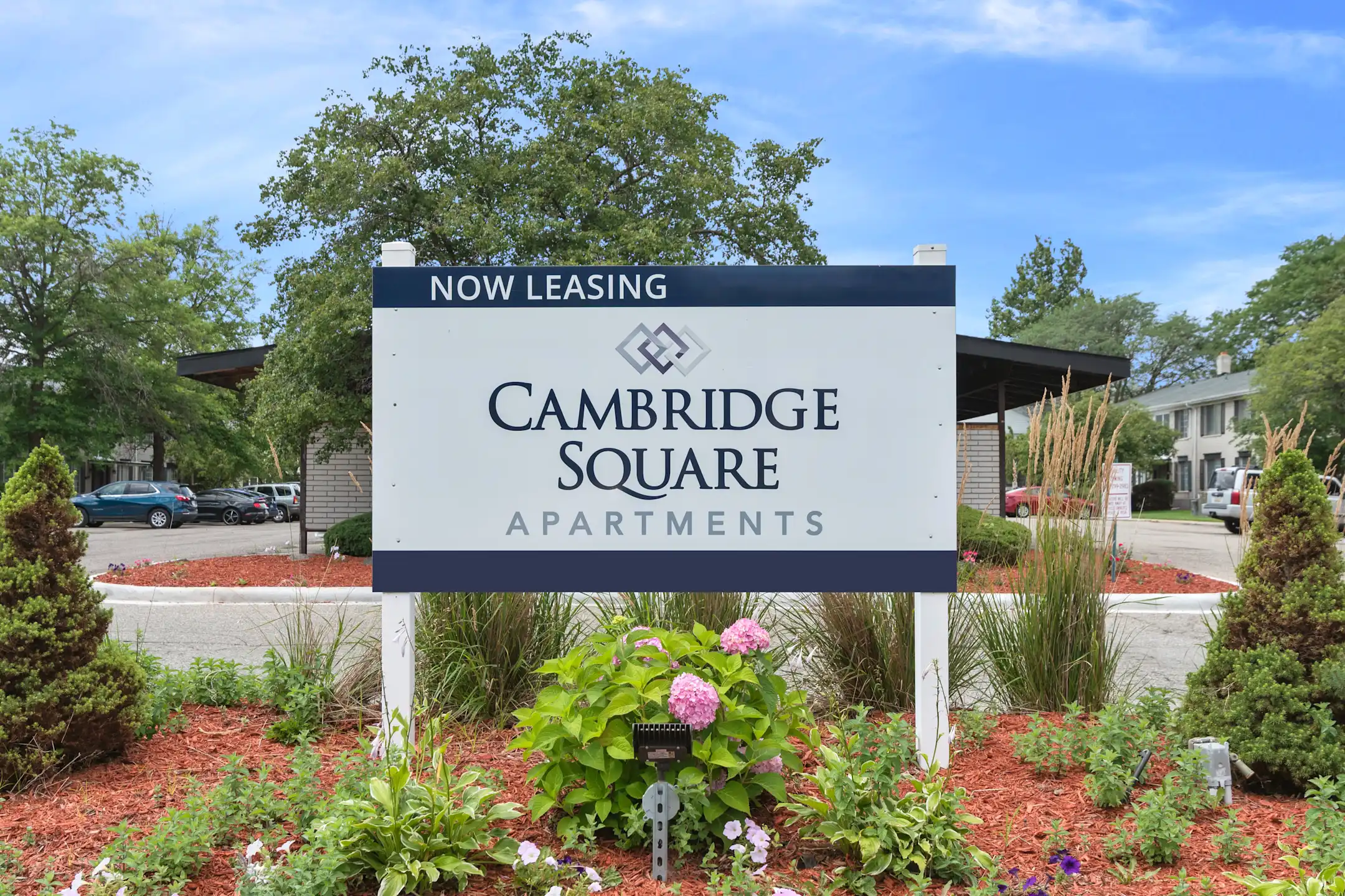 Cambridge Square Apartments 27435 Greenfield Rd Southfield, MI for