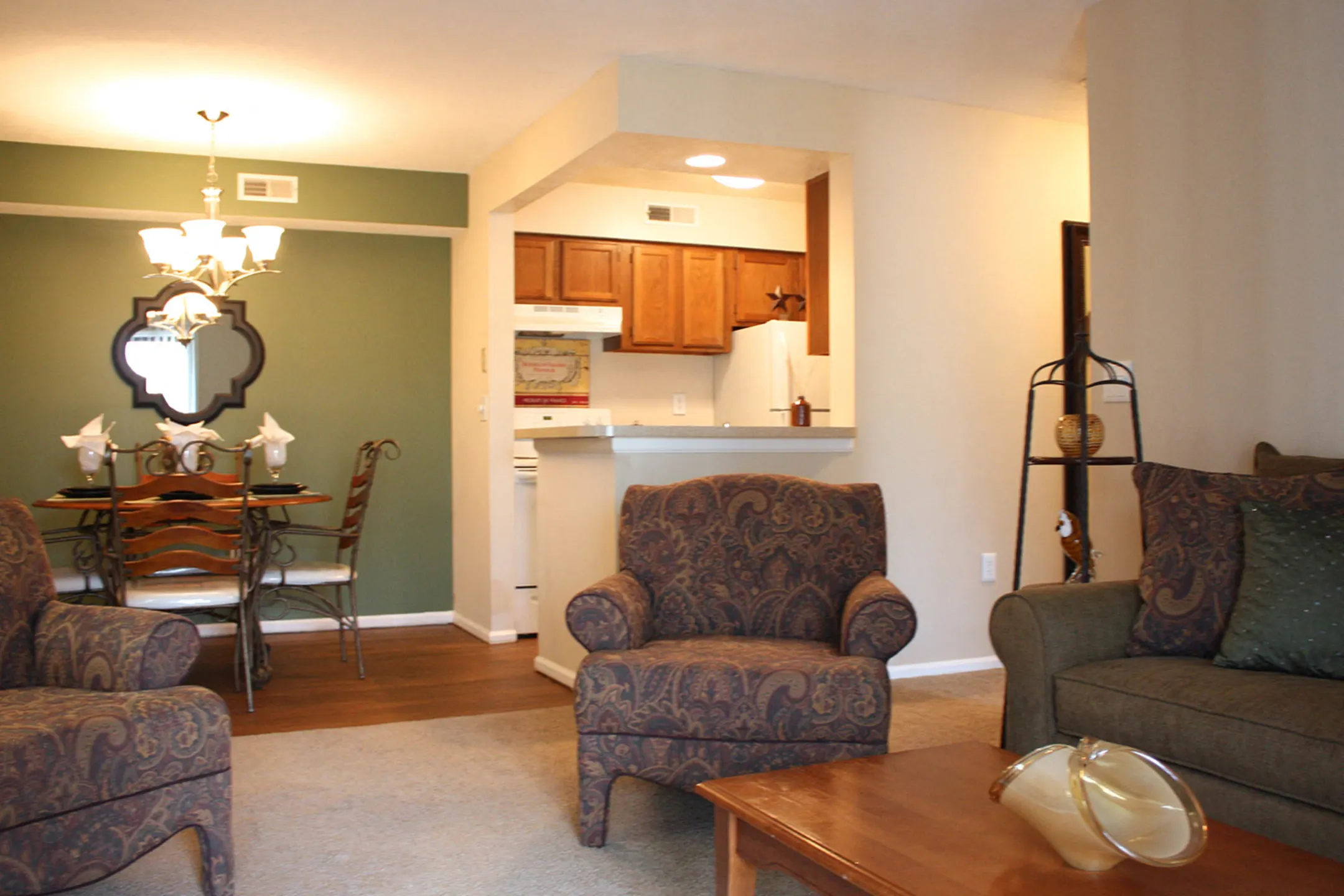 Living Room - Deercross Apartments - Blue Ash, OH