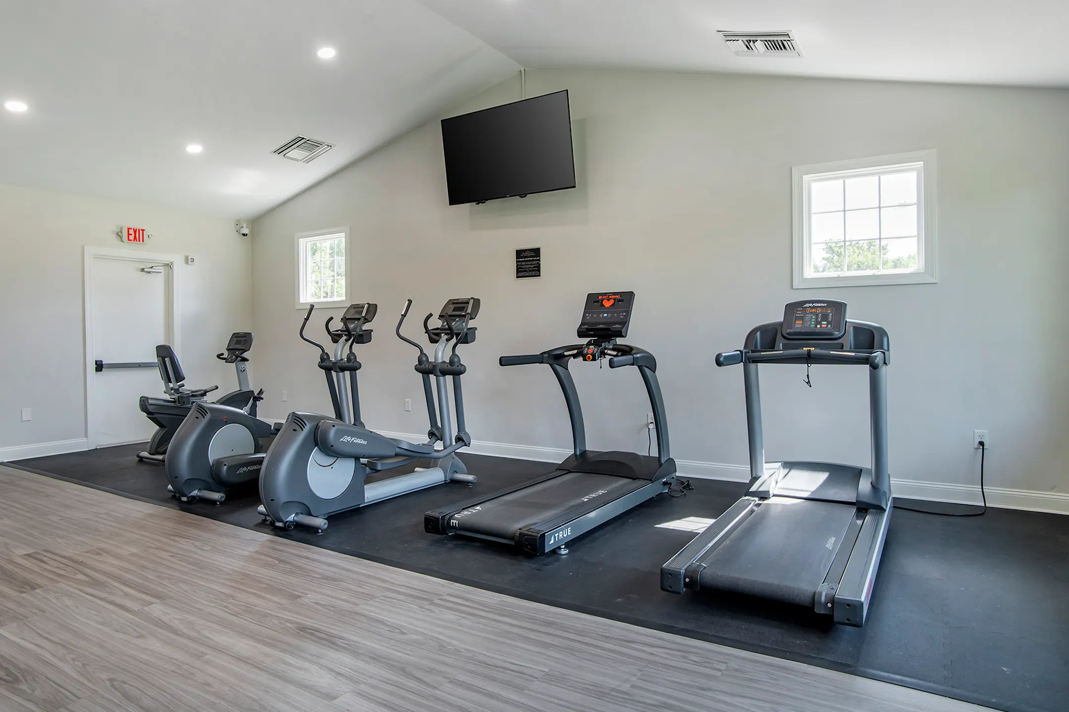Fitness Weight Room - The Manor/The Manor East - Leesburg, VA