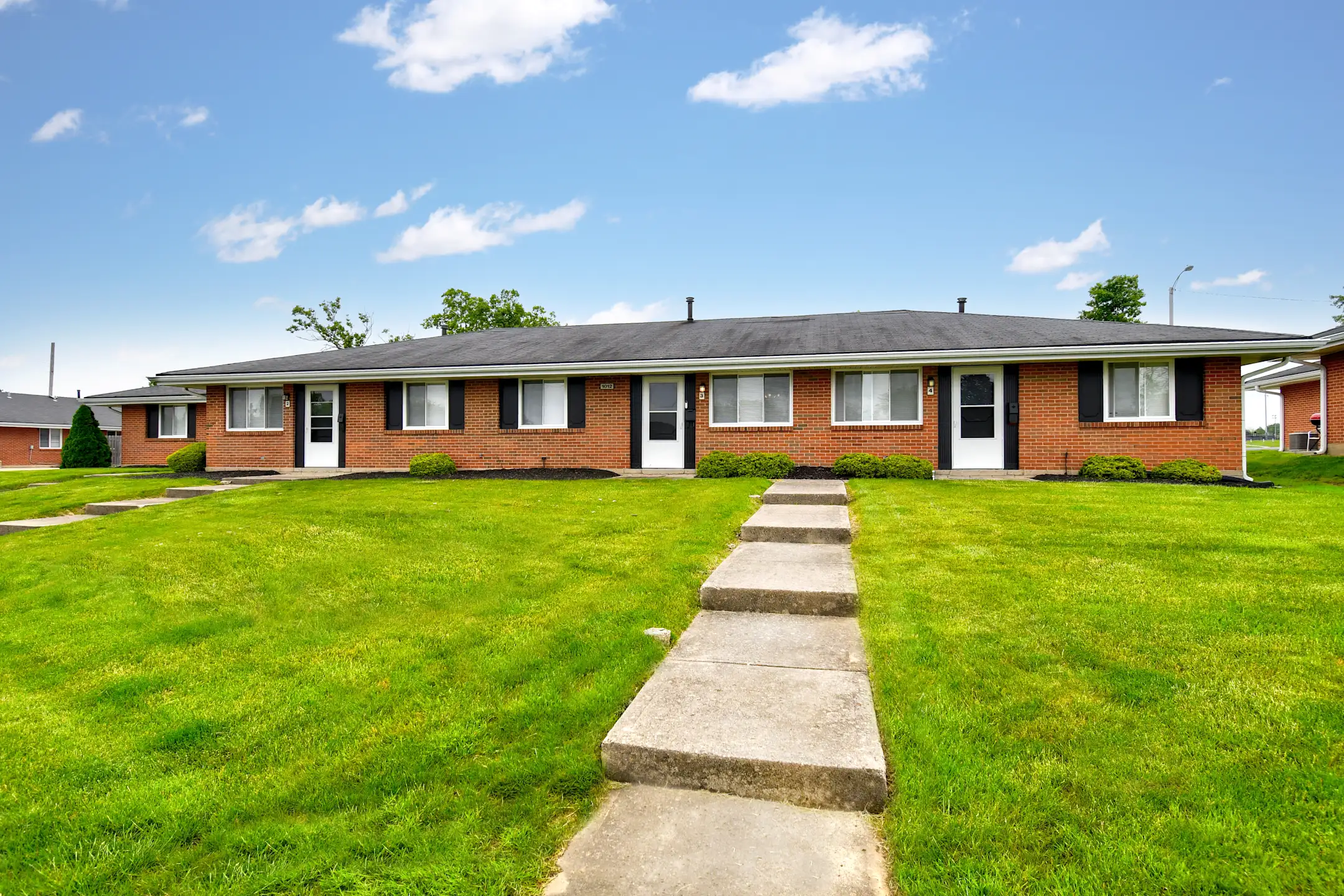 Maple Run Apartments 1804 Belvo Rd Miamisburg, OH Apartments for